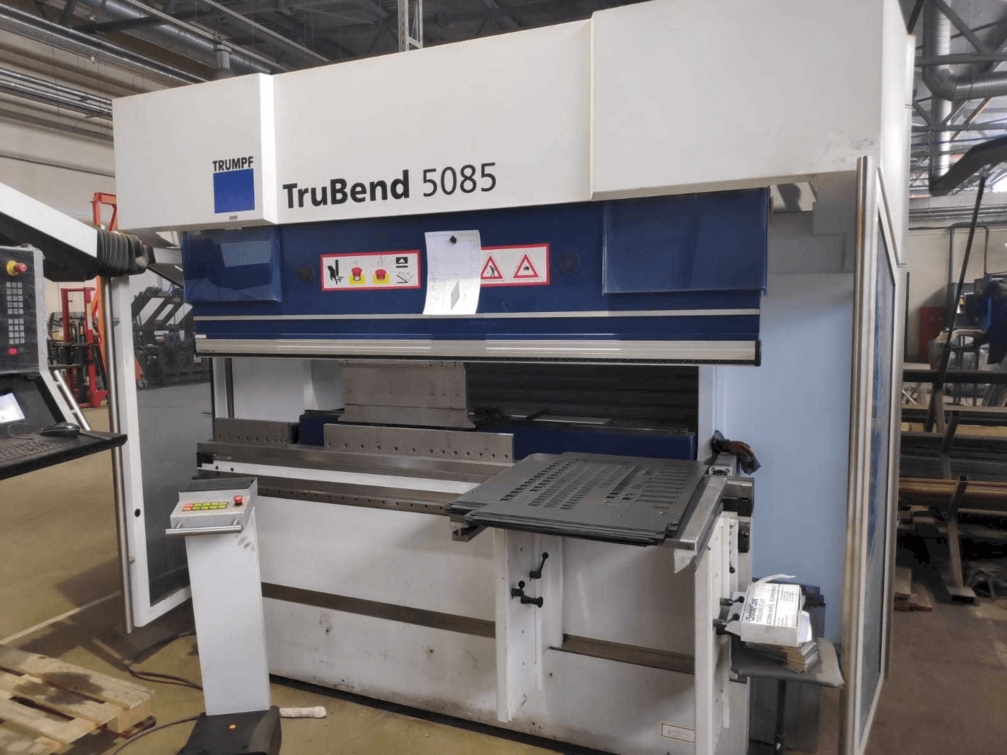 Koneen Trumpf TruBend 5085 etunäkymä