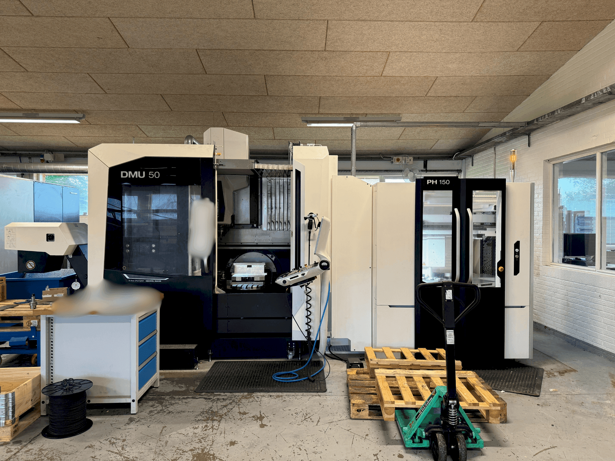 Koneen DMG MORI DMU 50 + PH 150 etunäkymä
