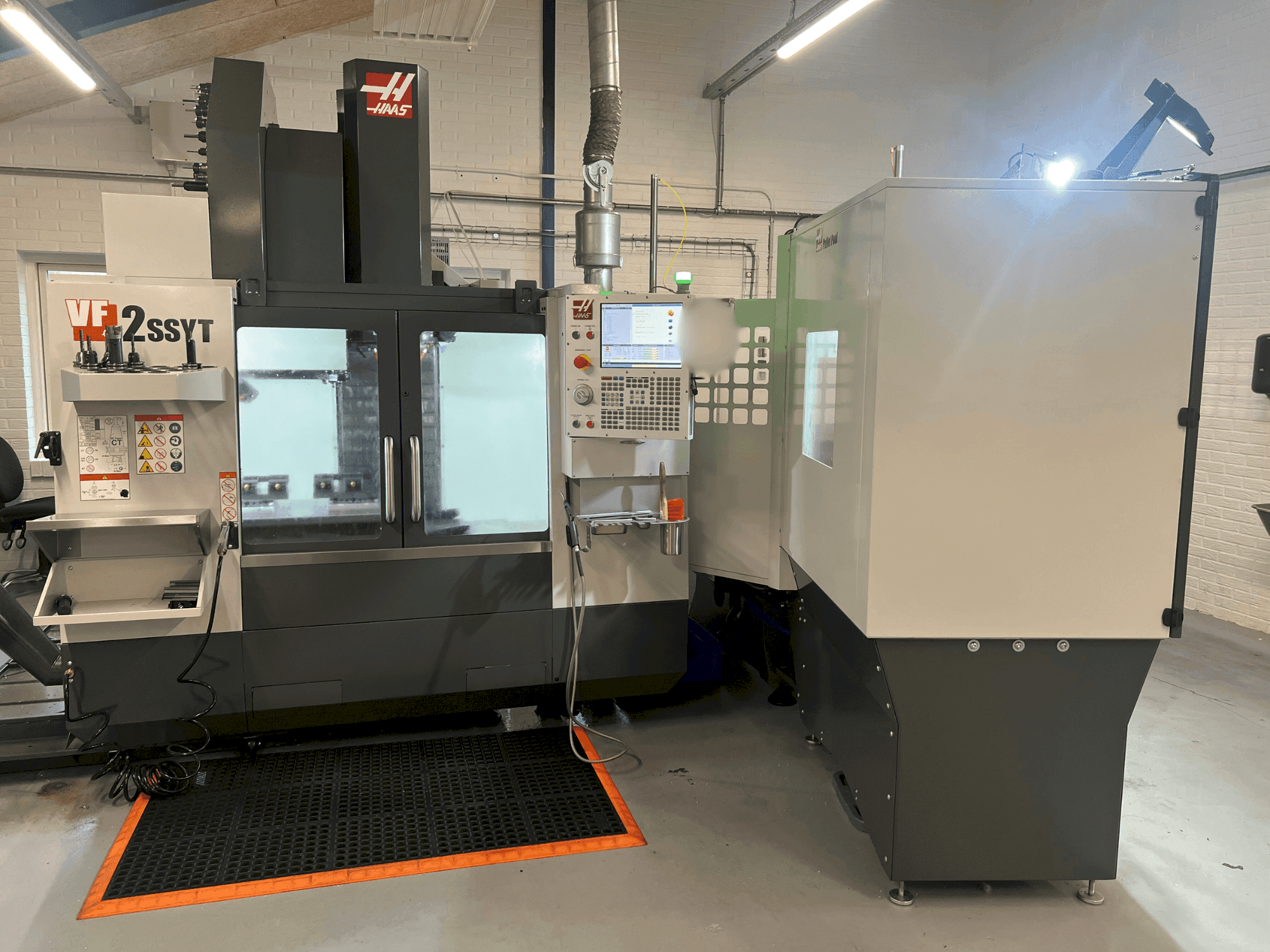 Koneen HAAS VF-2SSYT etunäkymä