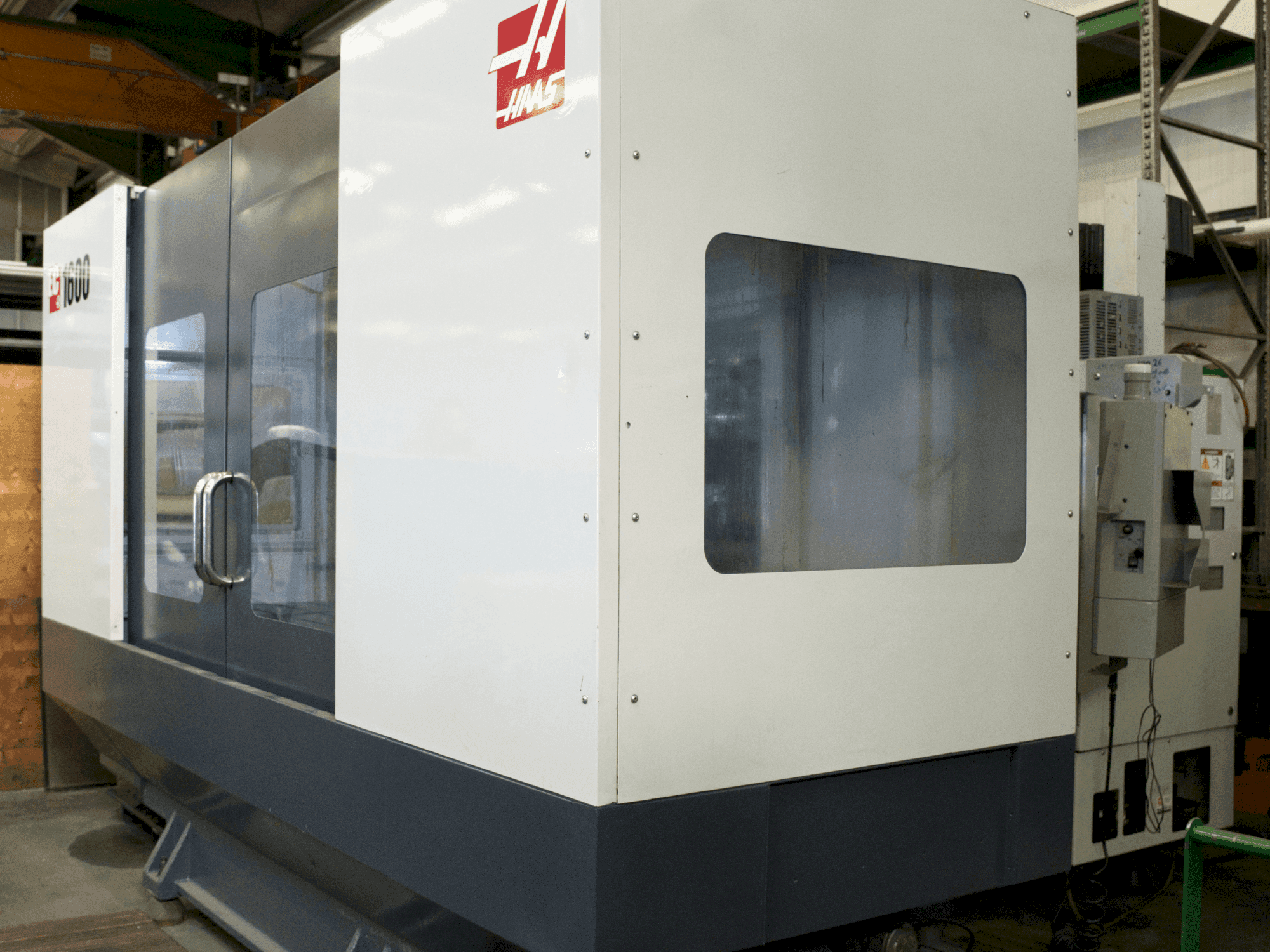 Koneen HAAS EC-1600 etunäkymä