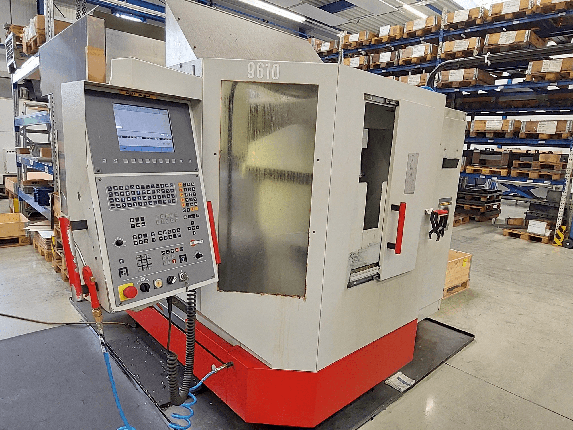 Koneen HERMLE U 630 T etunäkymä