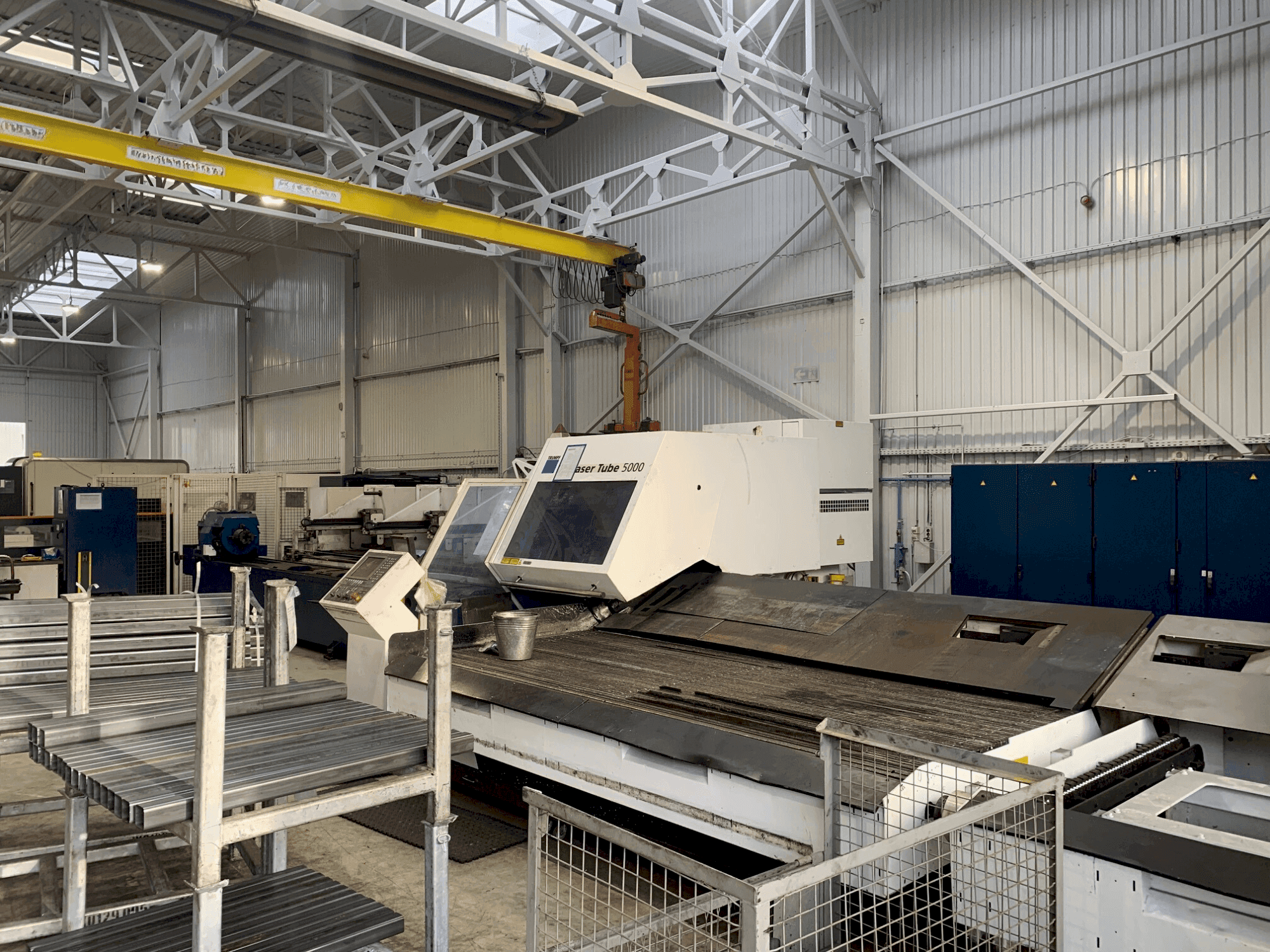 Koneen TRUMPF TruLaser Tube 5000 etunäkymä
