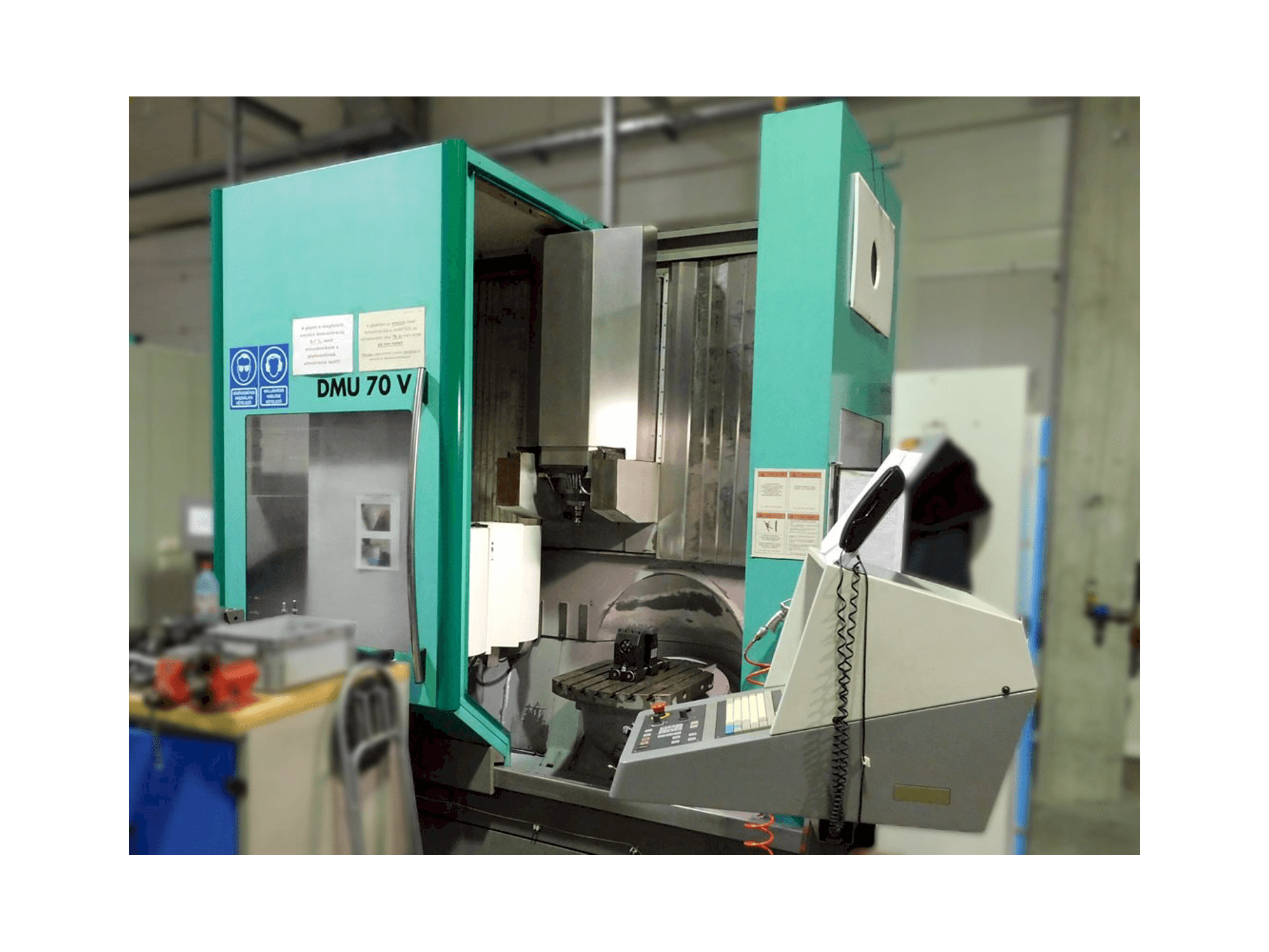 Koneen DMG DMU 70 V etunäkymä