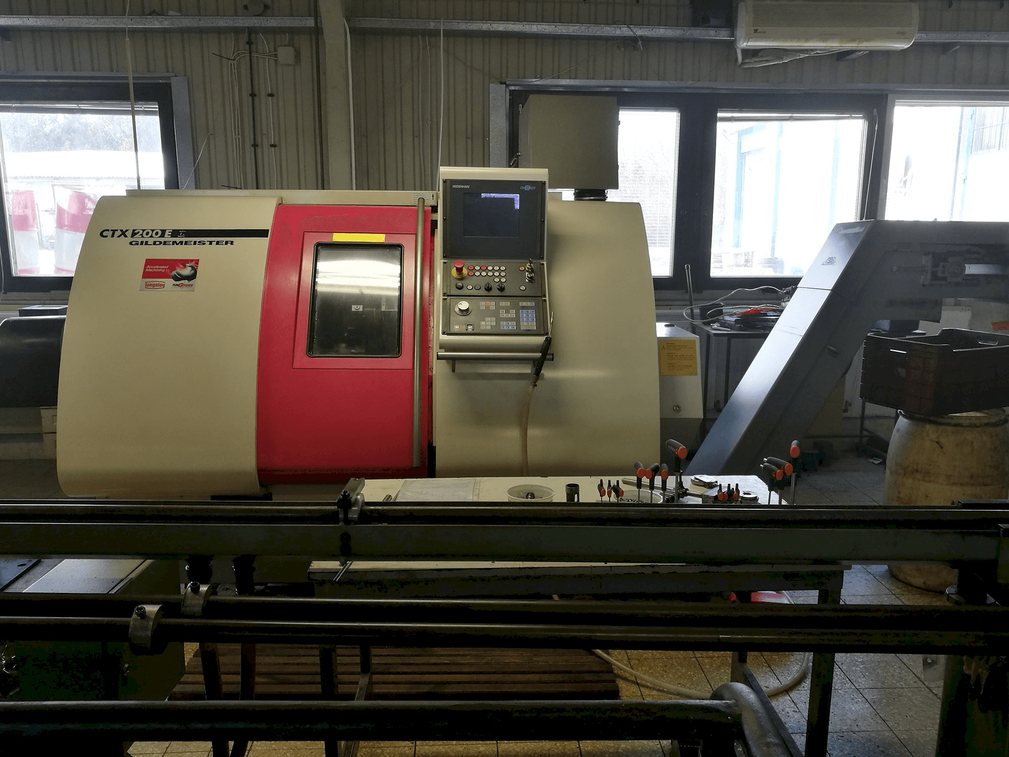 Koneen Gildemeister CTX 200 E etunäkymä