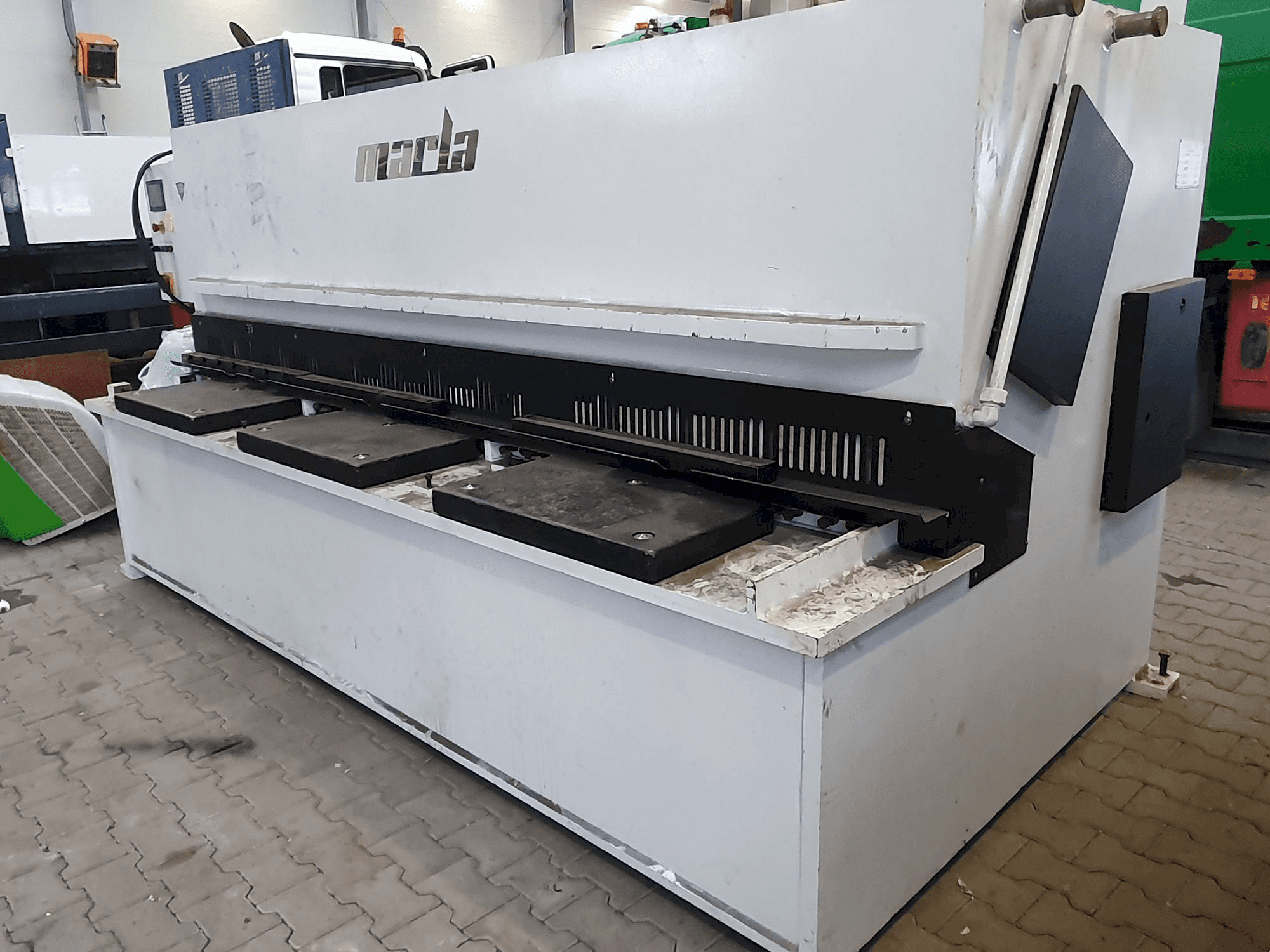 Koneen MARLA S-CUT 3010 etunäkymä