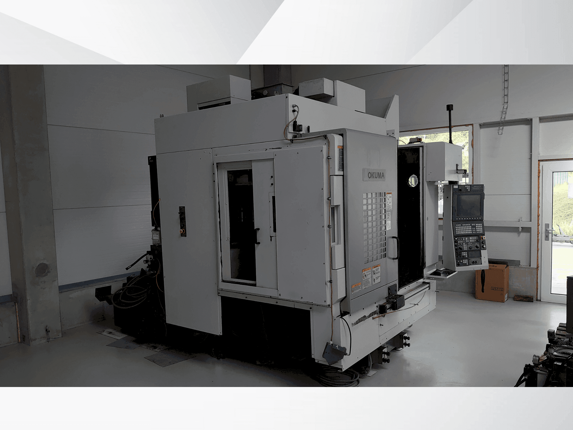 Koneen Okuma MU-400VA etunäkymä