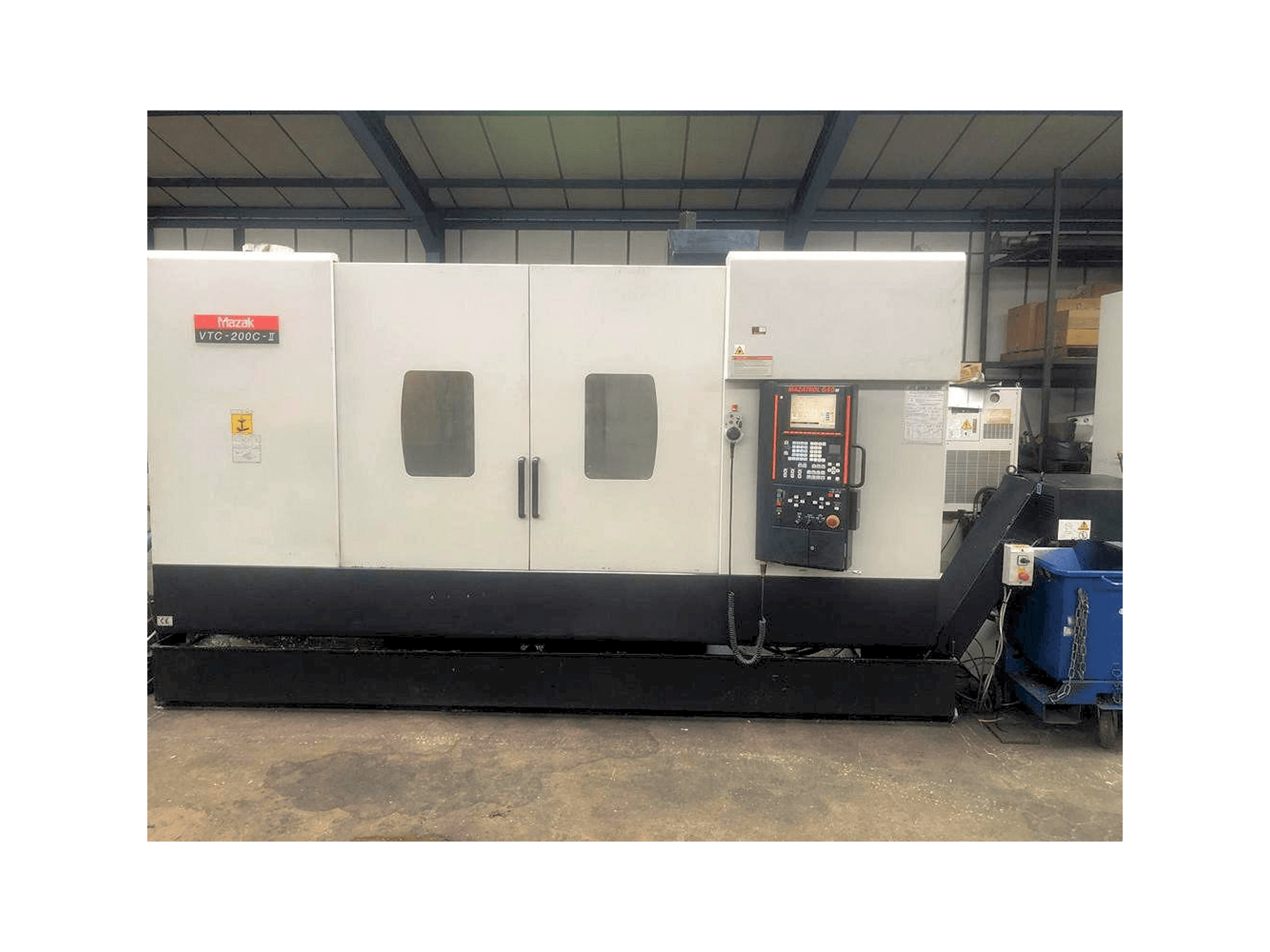 Koneen Mazak VTC-200C-II etunäkymä