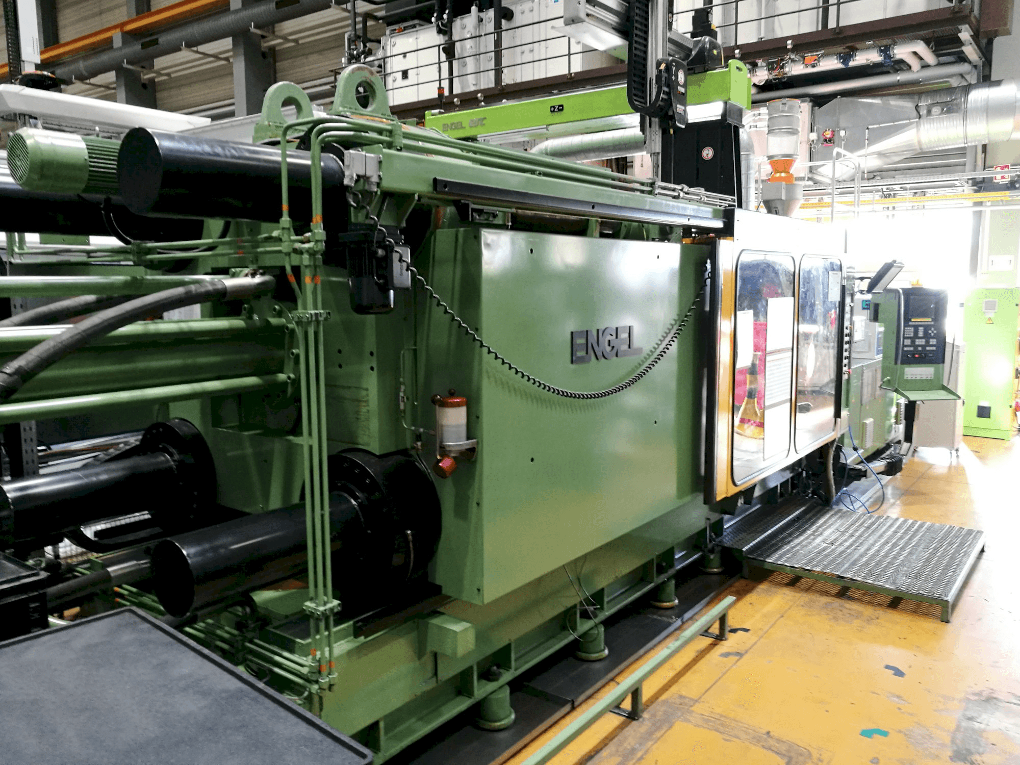 Koneen ENGEL oikea näkymä ES 4400/800