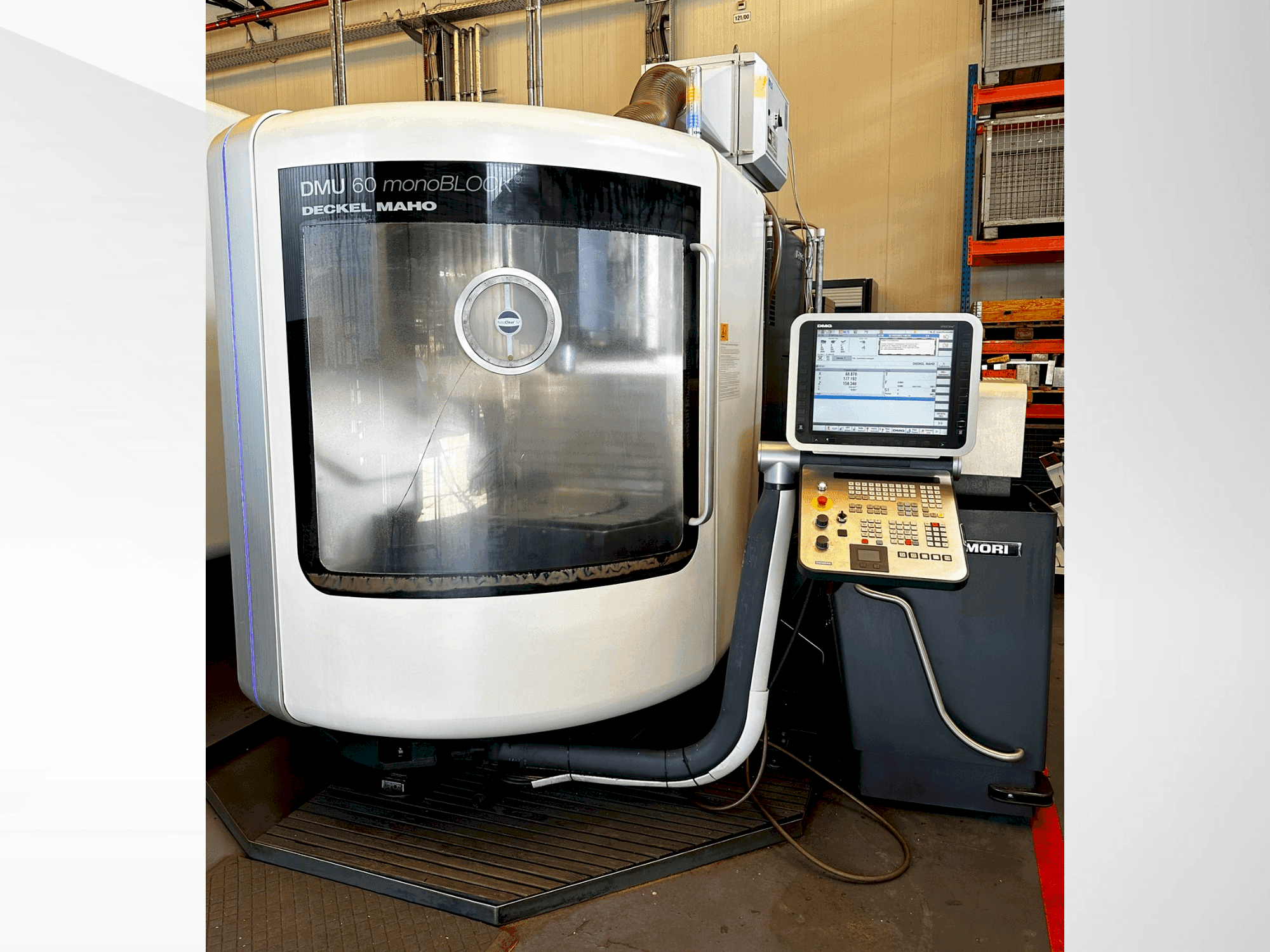 Koneen DMG MORI DMU 60 monoBLOCK etunäkymä
