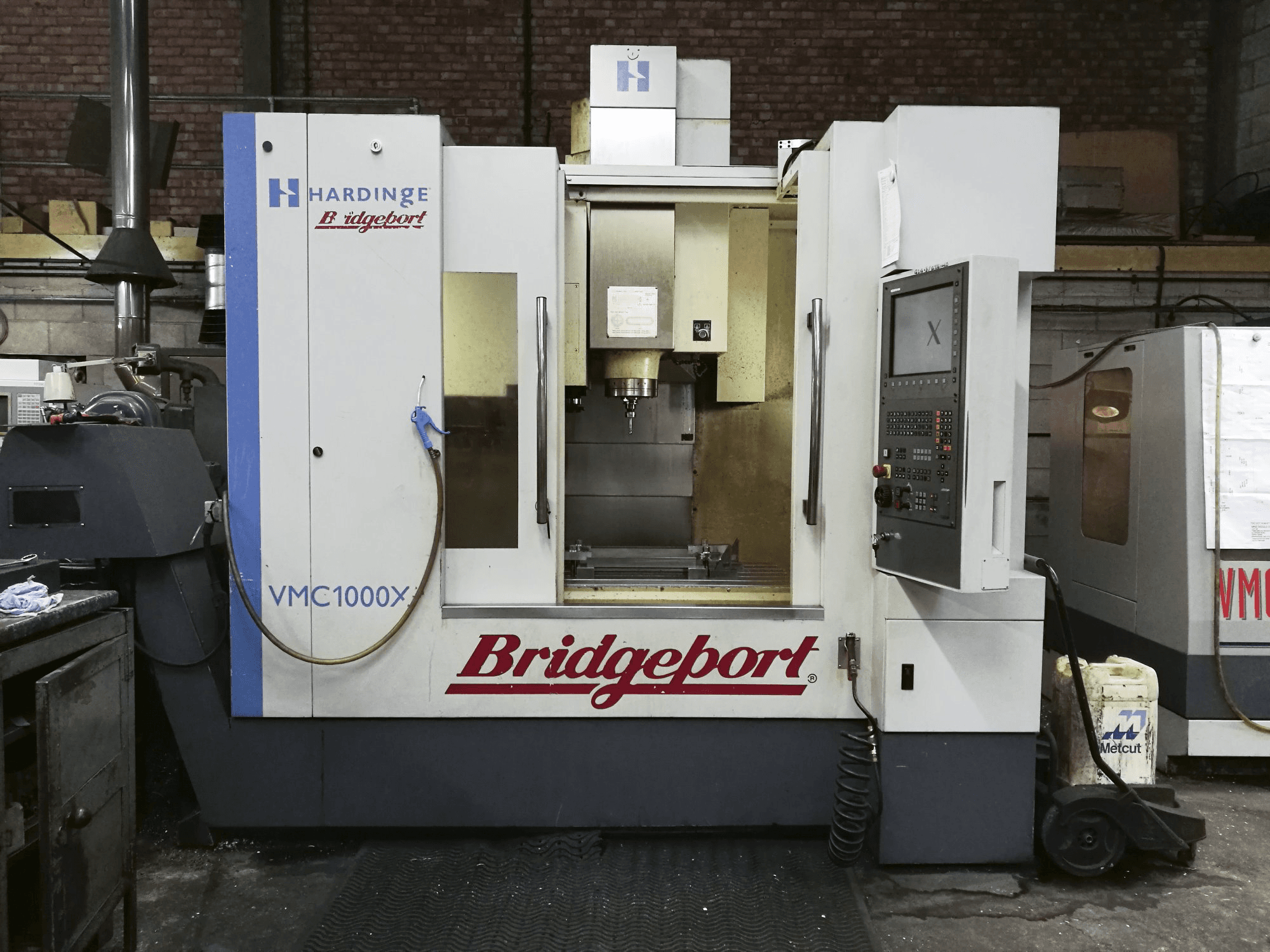 Koneen Bridgeport etunäkymä VMC XP3-1000