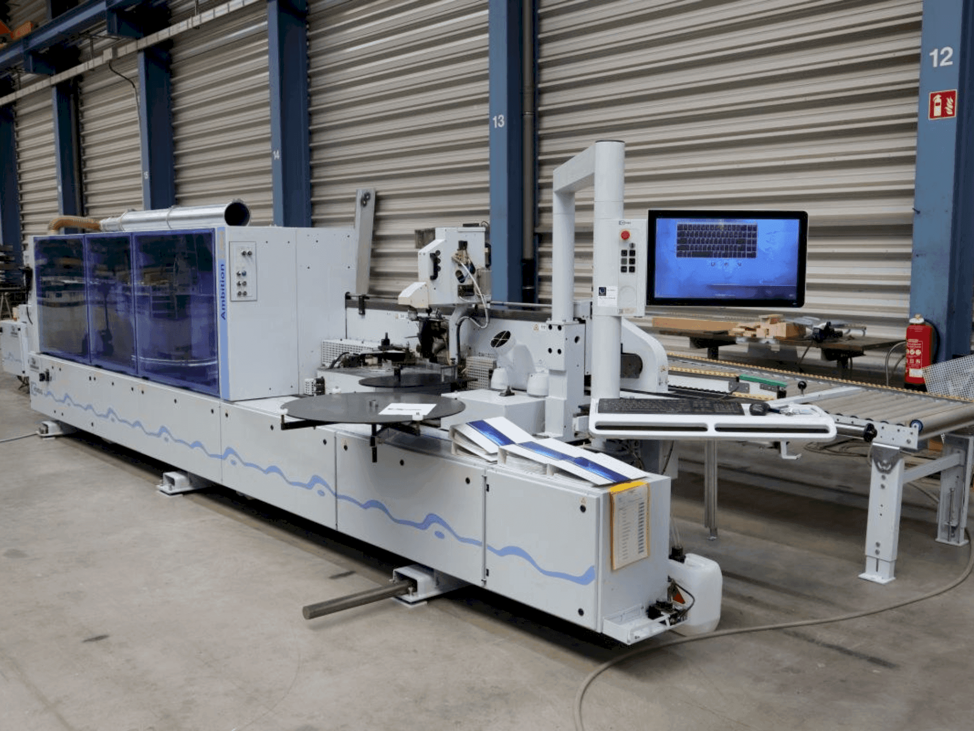 Koneen HOMAG KAL 210 etunäkymä