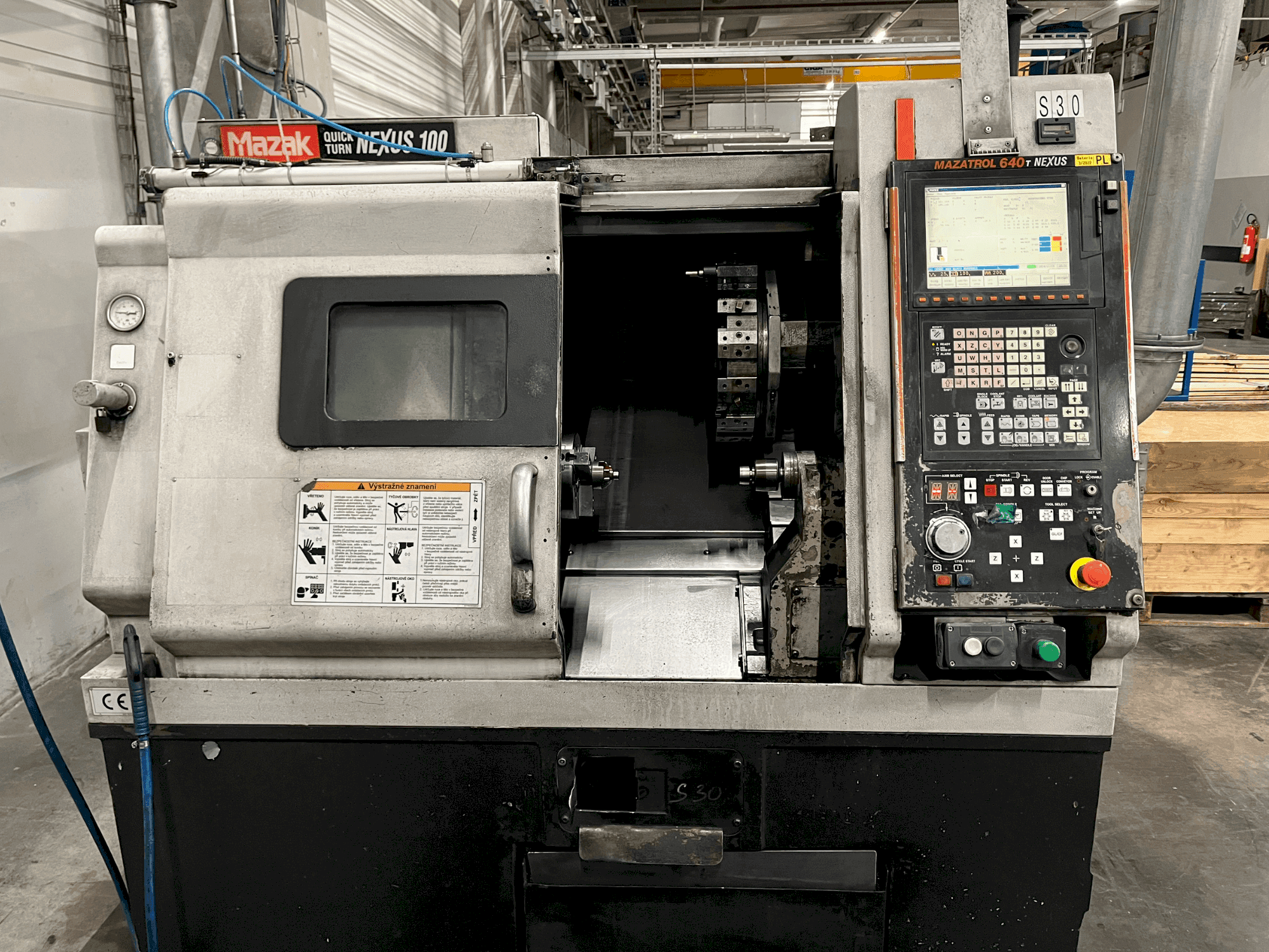 Koneen Mazak Quick Turn Nexus 100 etunäkymä