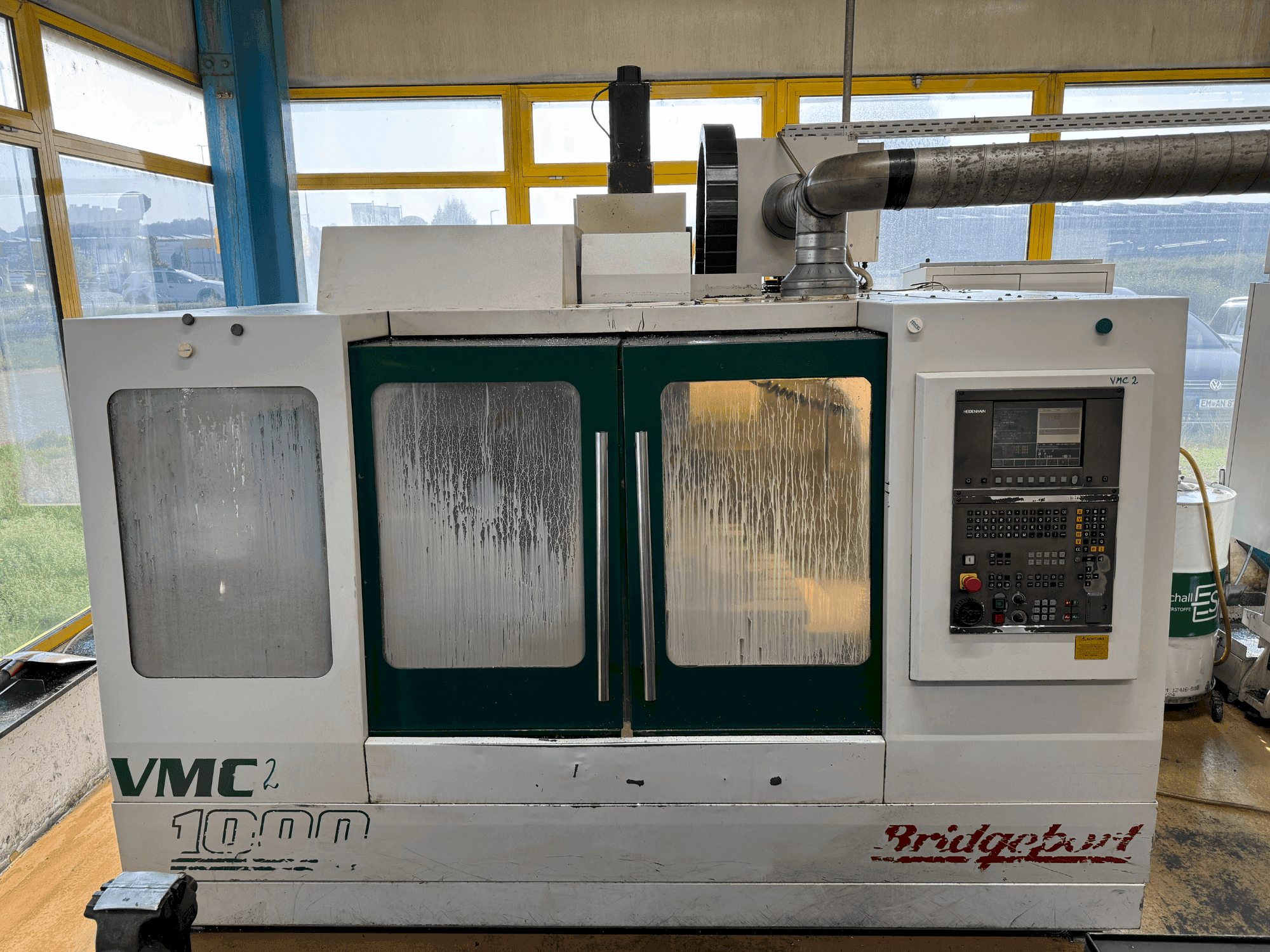 Koneen Bridgeport VMC 1000/22 etunäkymä