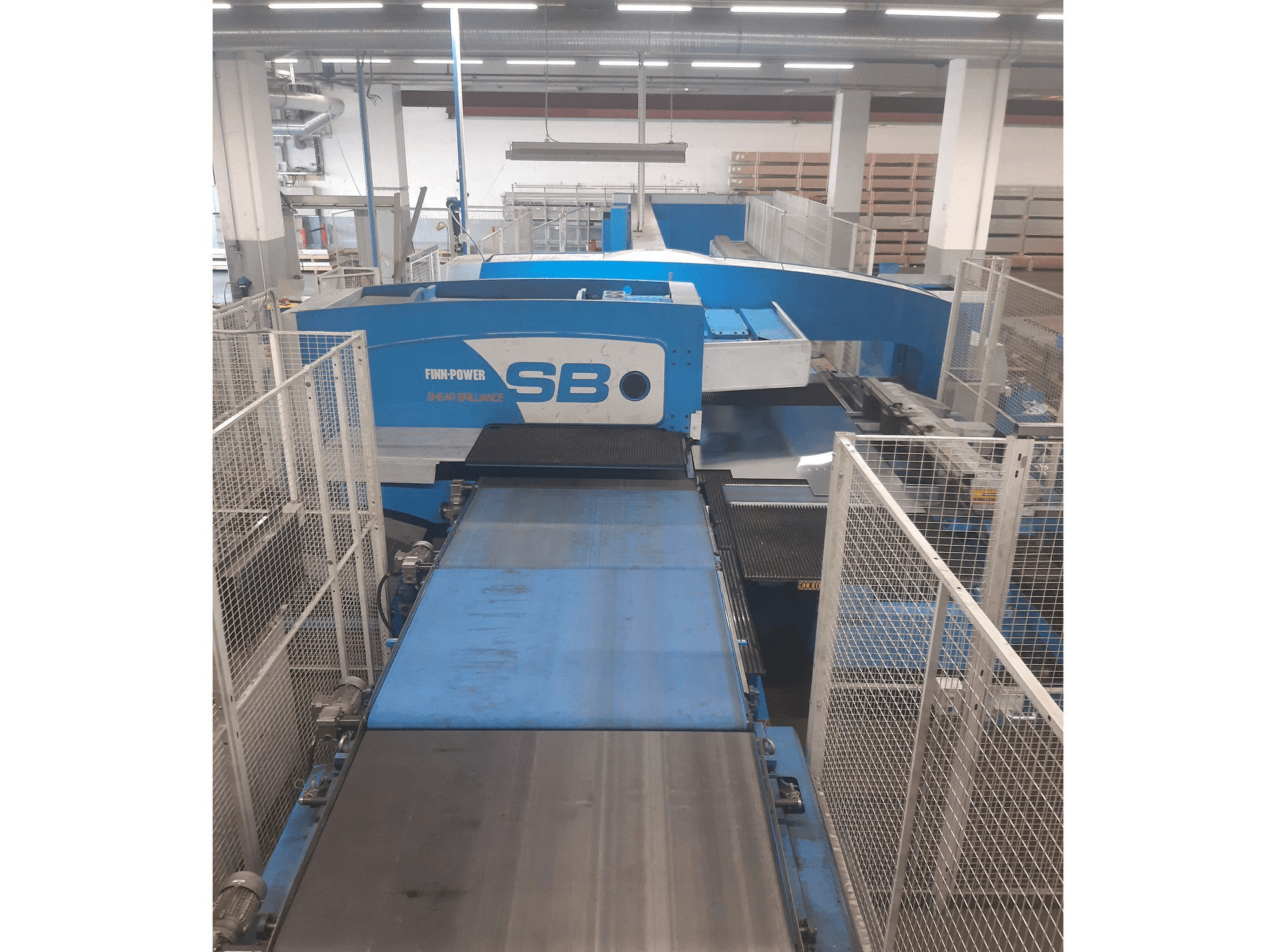 Koneen Prima Power SB8 etunäkymä