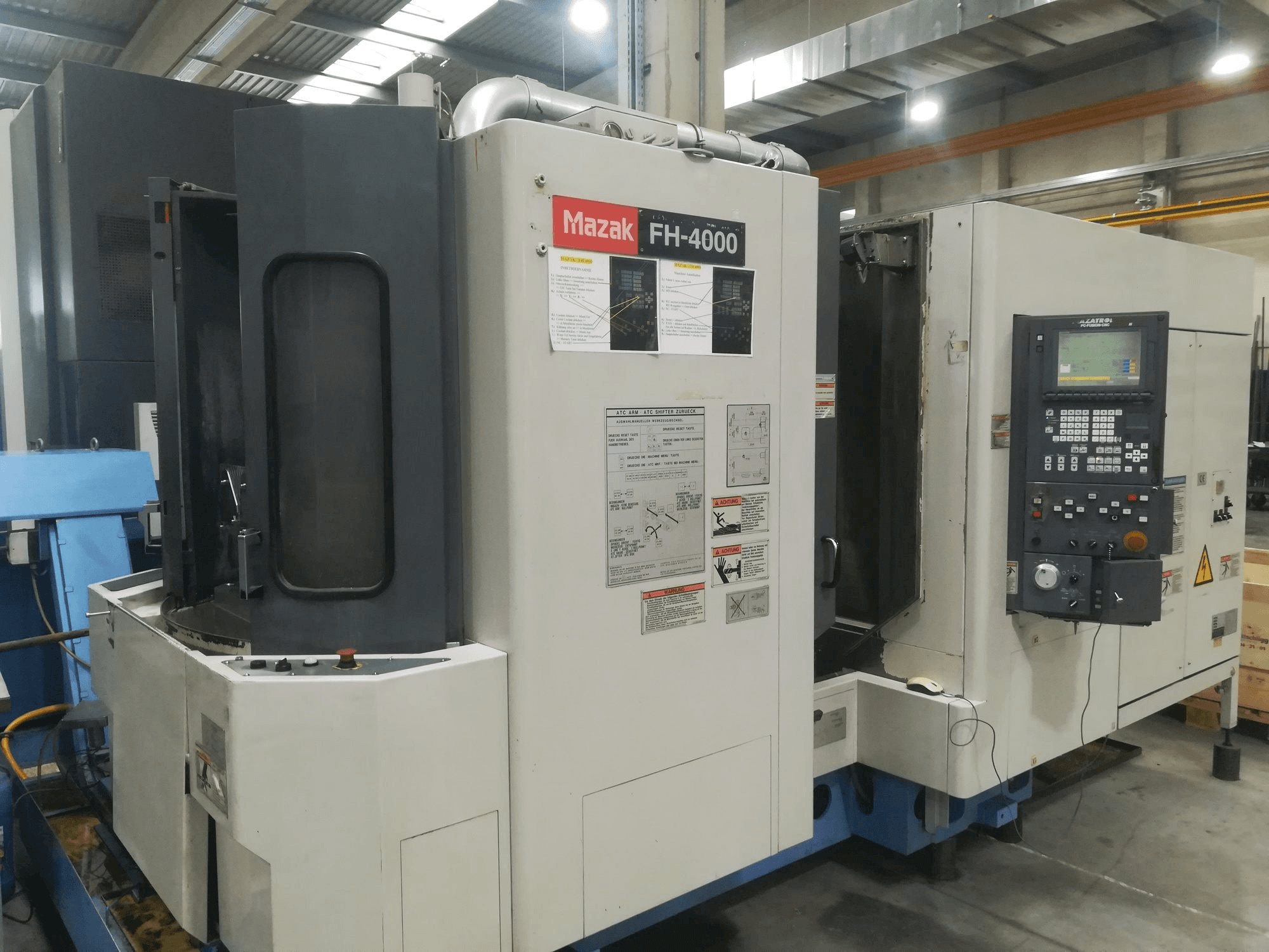 Koneen Mazak FH-4000 etunäkymä