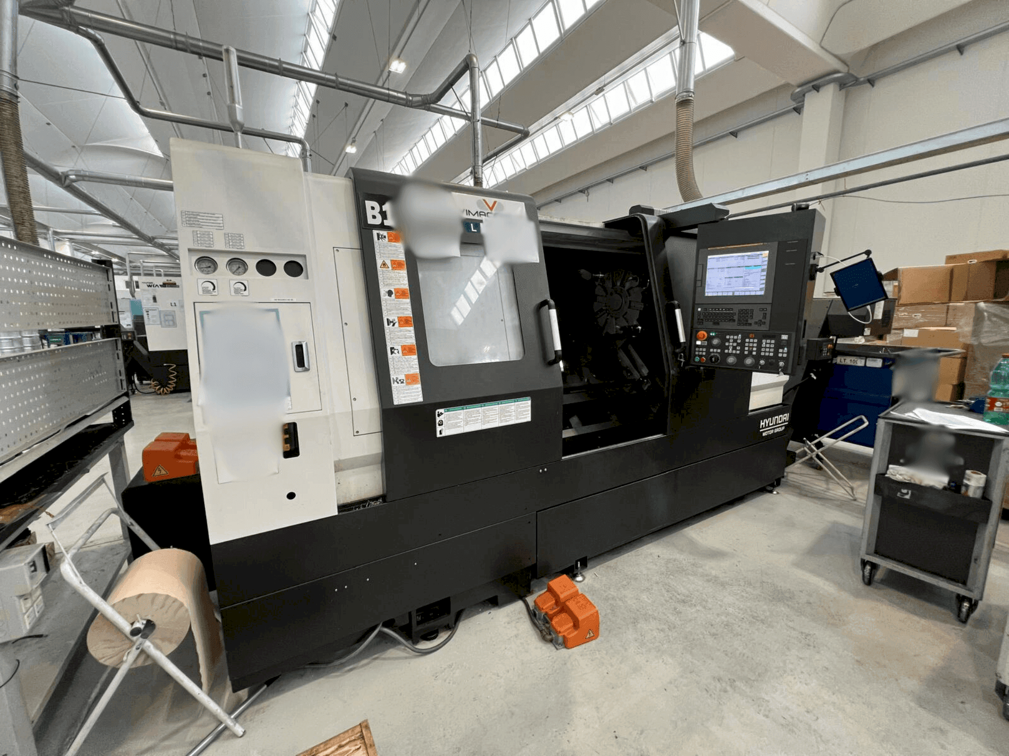 Koneen Hyundai Wia L400C etunäkymä