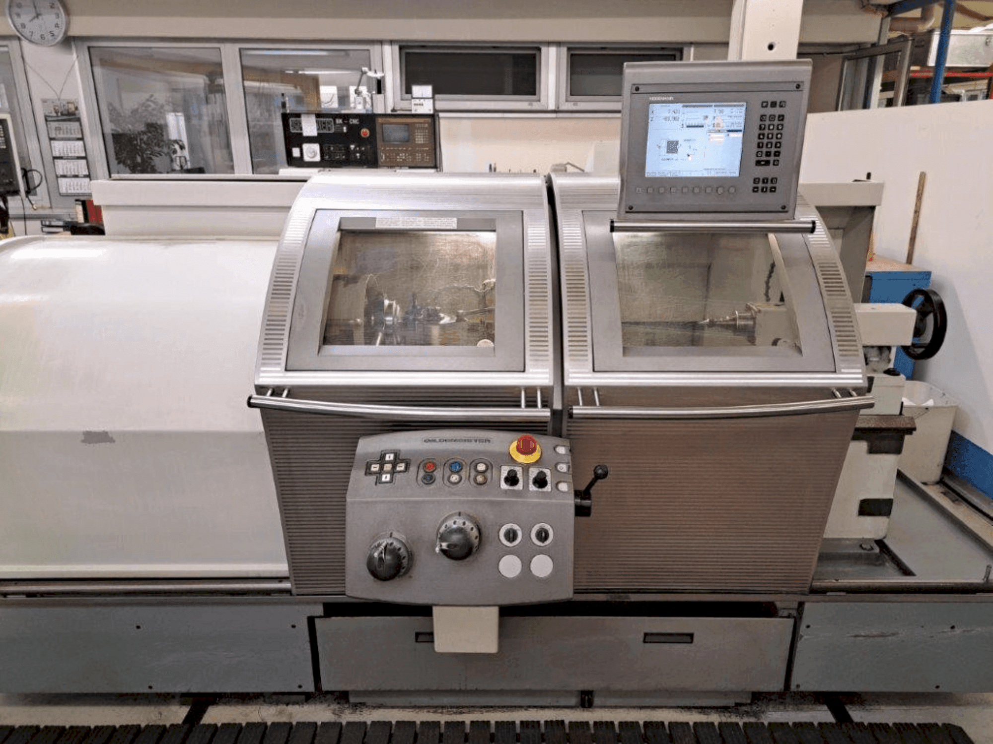 Koneen Gildemeister NEF520 etunäkymä