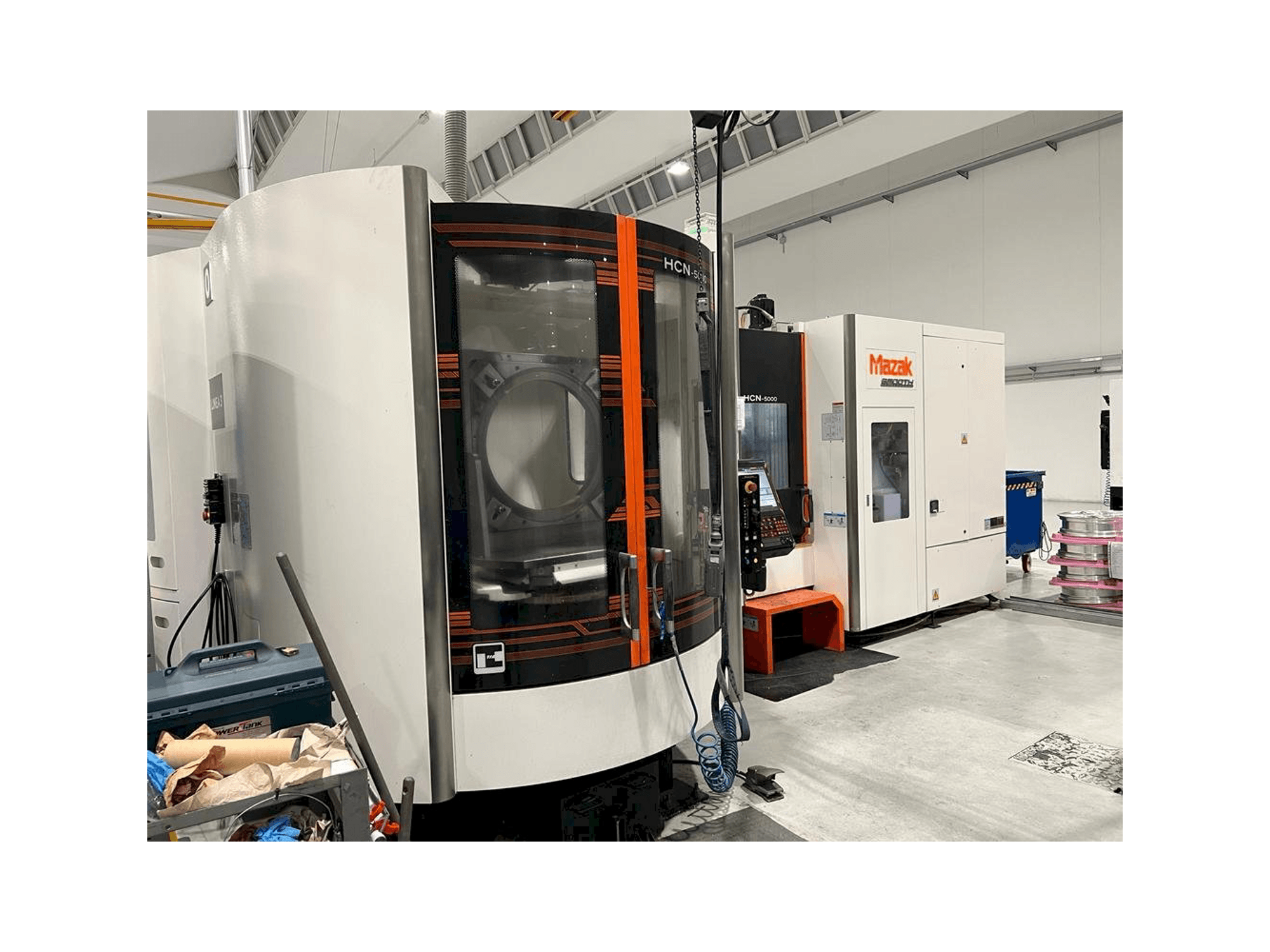 Koneen Mazak HCN-5000 etunäkymä