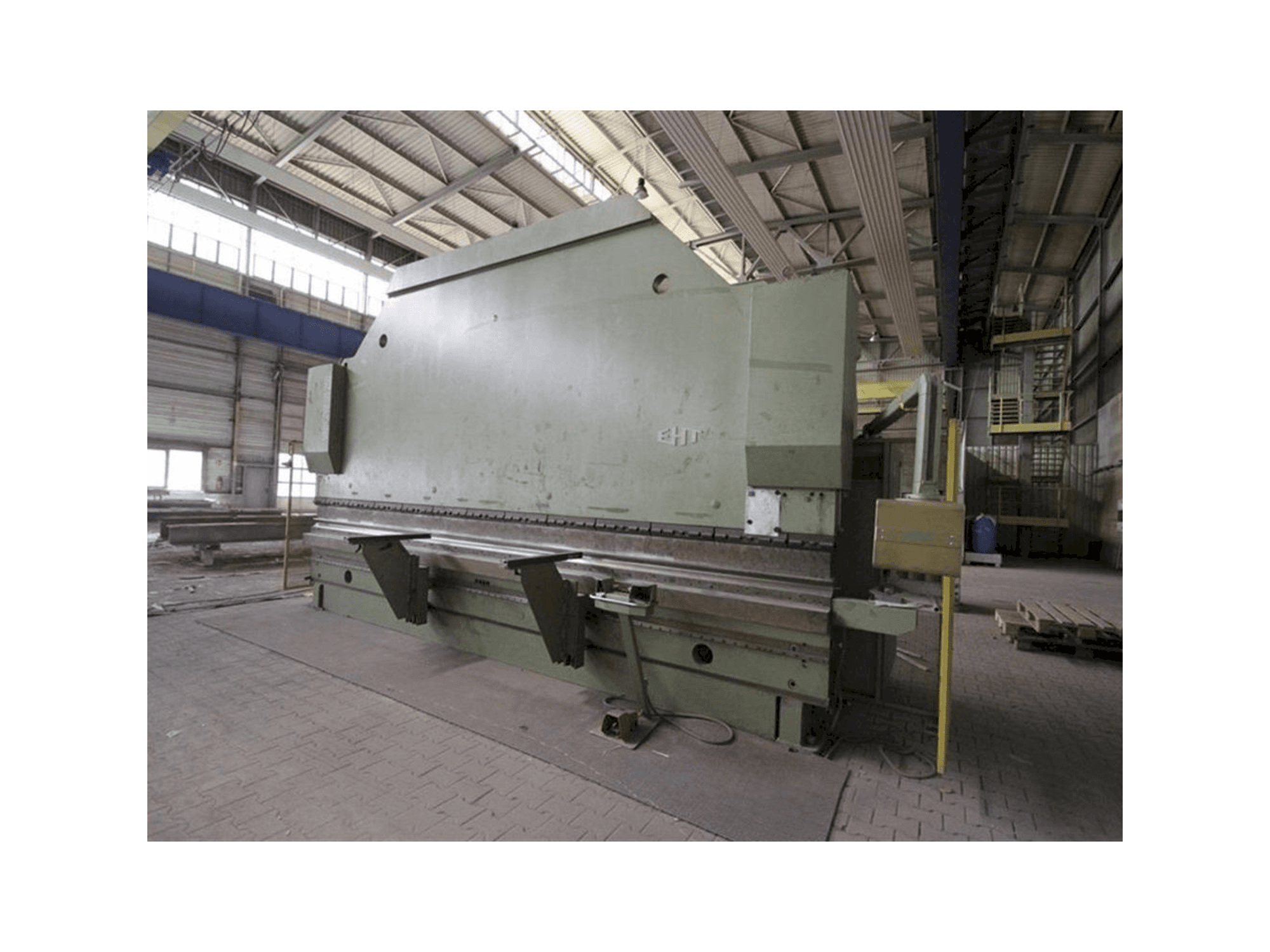 Koneen EHT Variopress 250 60 oikean sivun näkymä