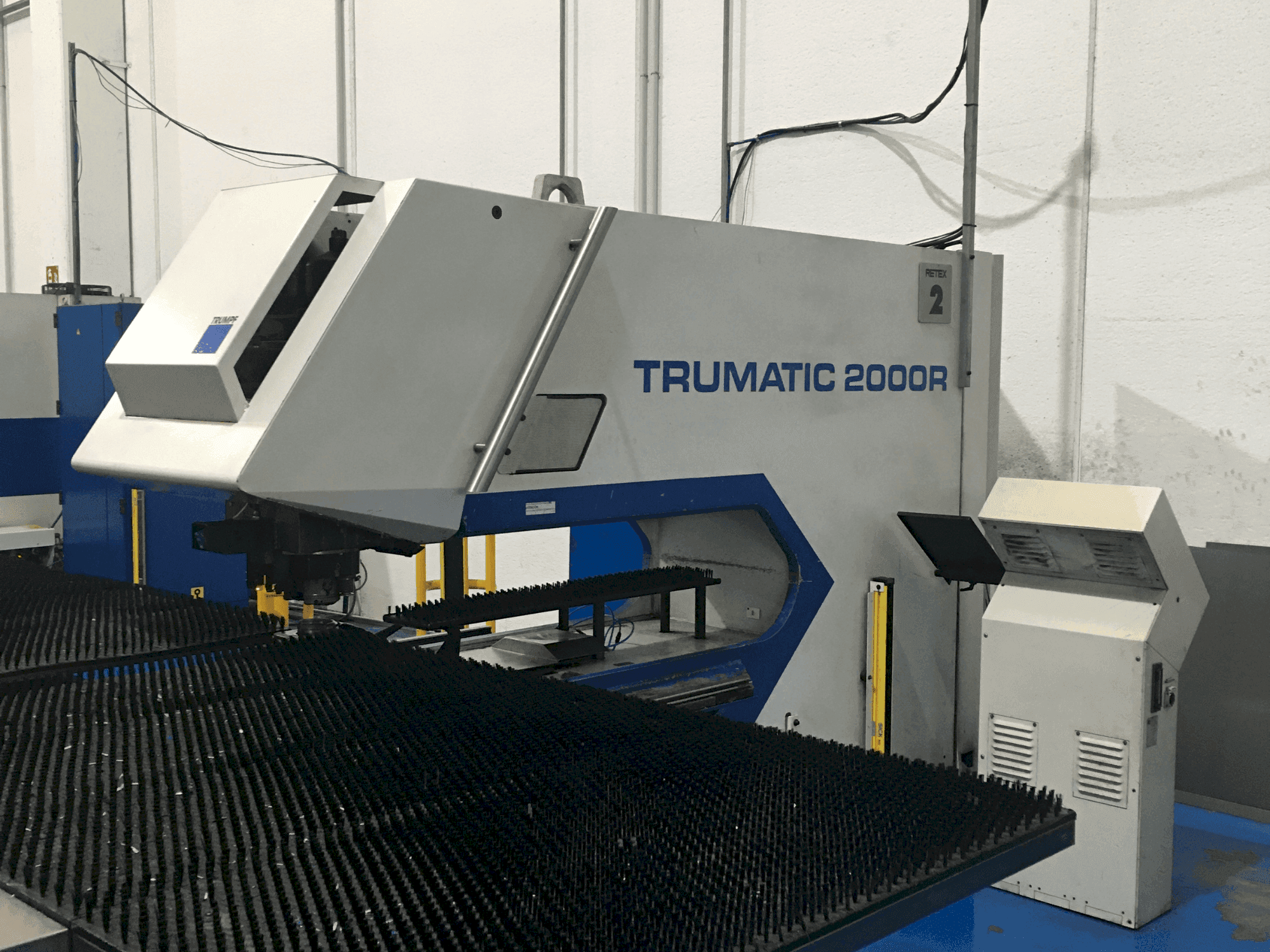 Koneen TRUMPF TC2000R etunäkymä