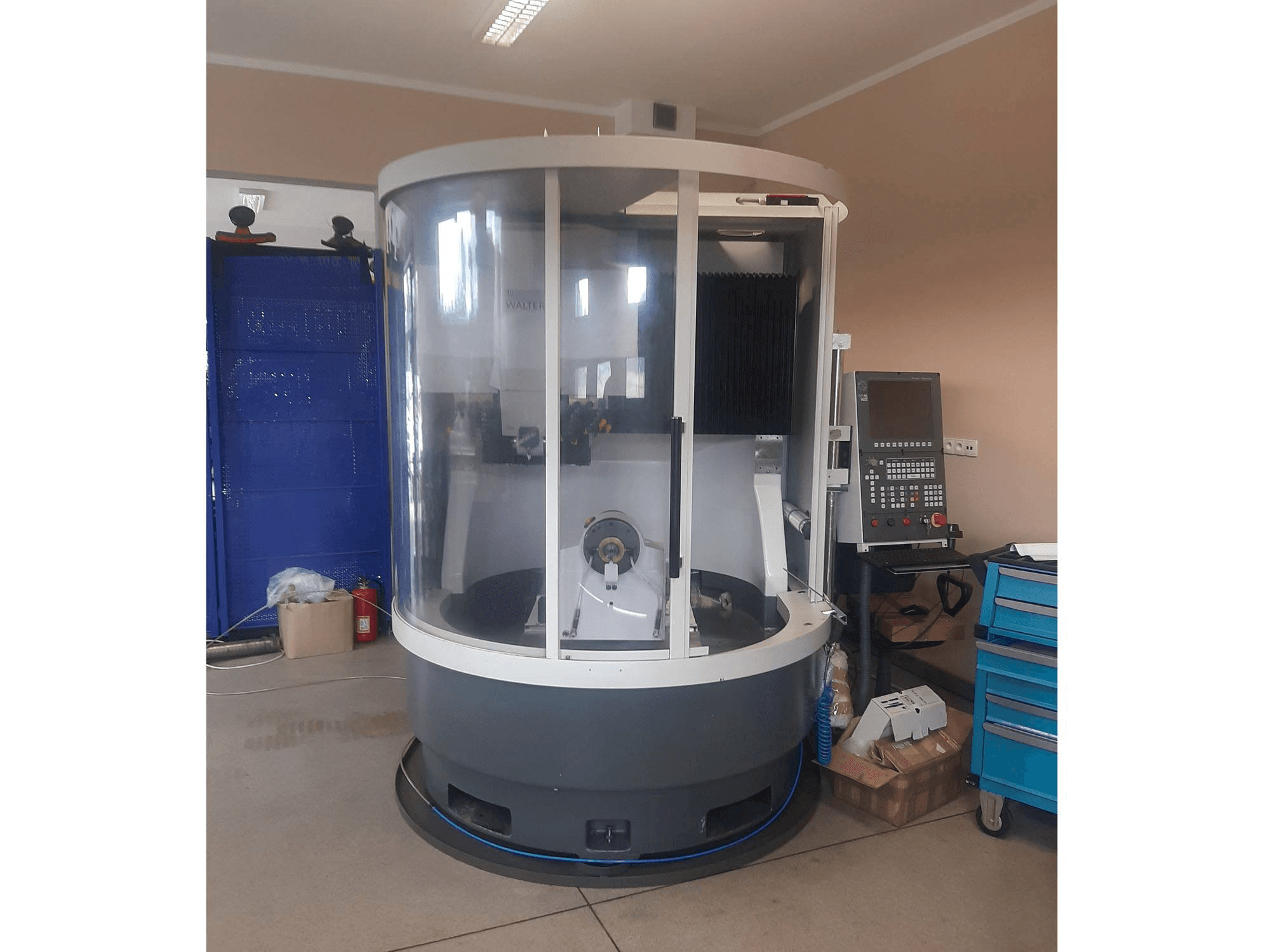 Koneen Walter etunäkymä