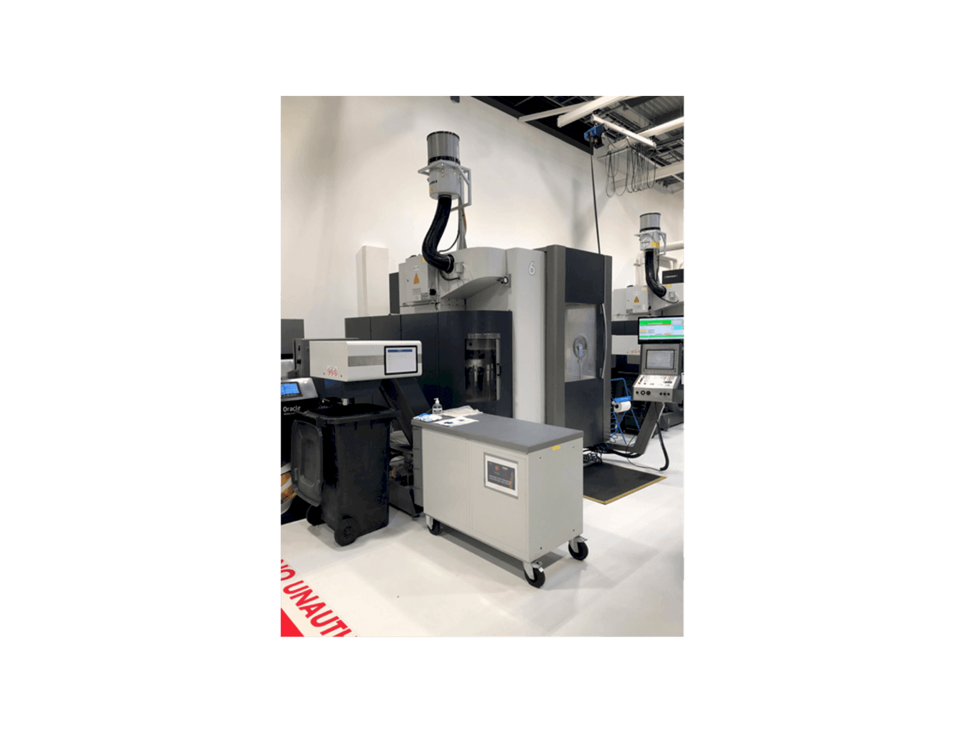 Koneen DECKEL MAHO DMU 50 linear etunäkymä