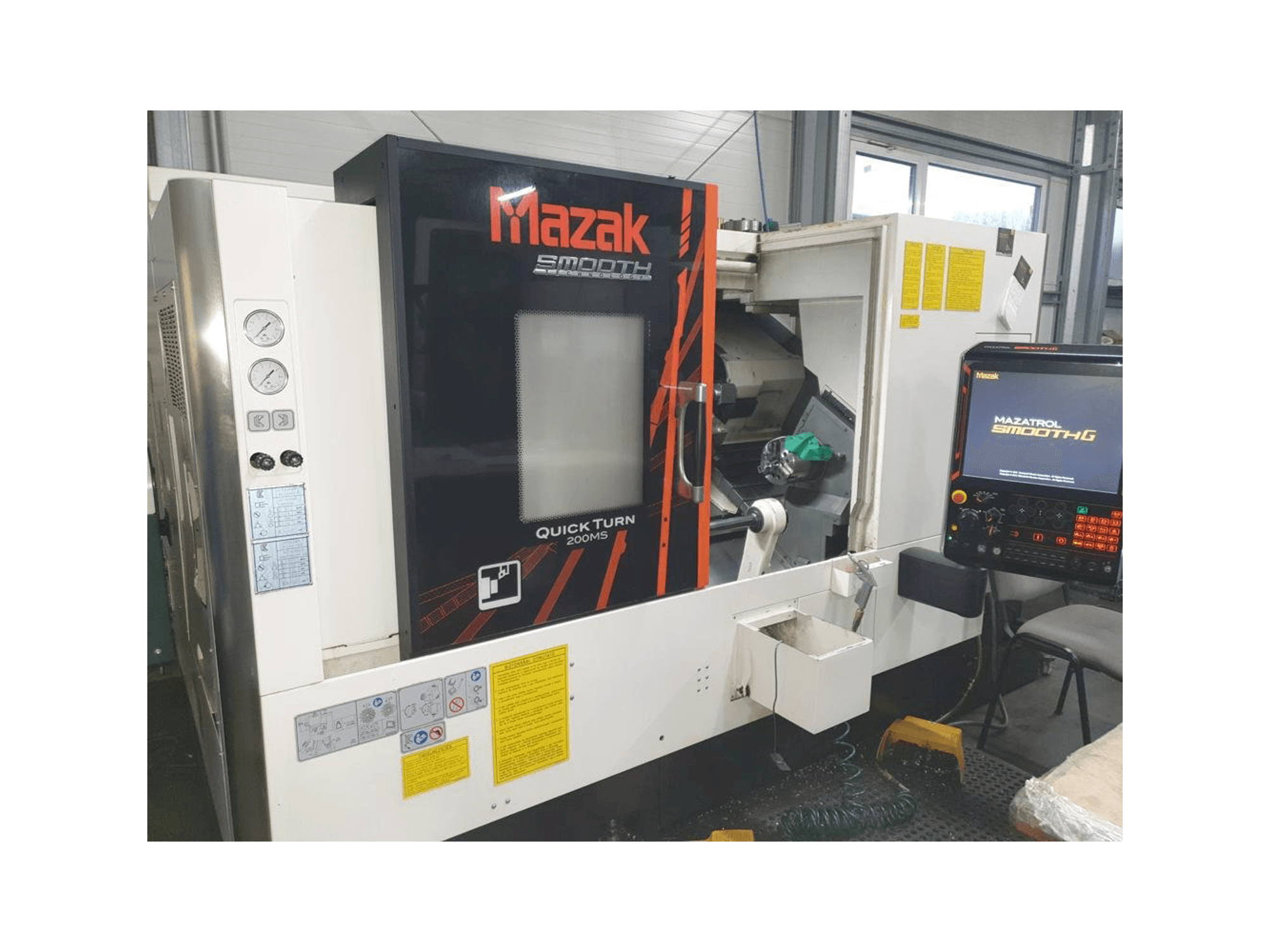Koneen Mazak Quick Turn 200MS etunäkymä