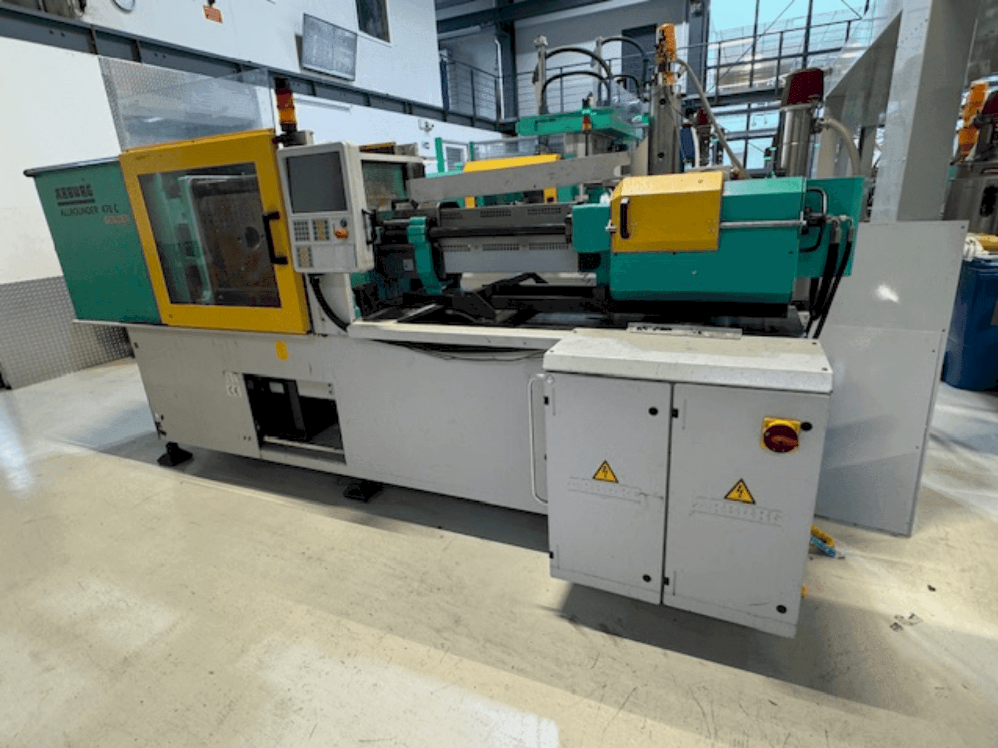 Koneen Arburg A470 C 1500-400 etunäkymä