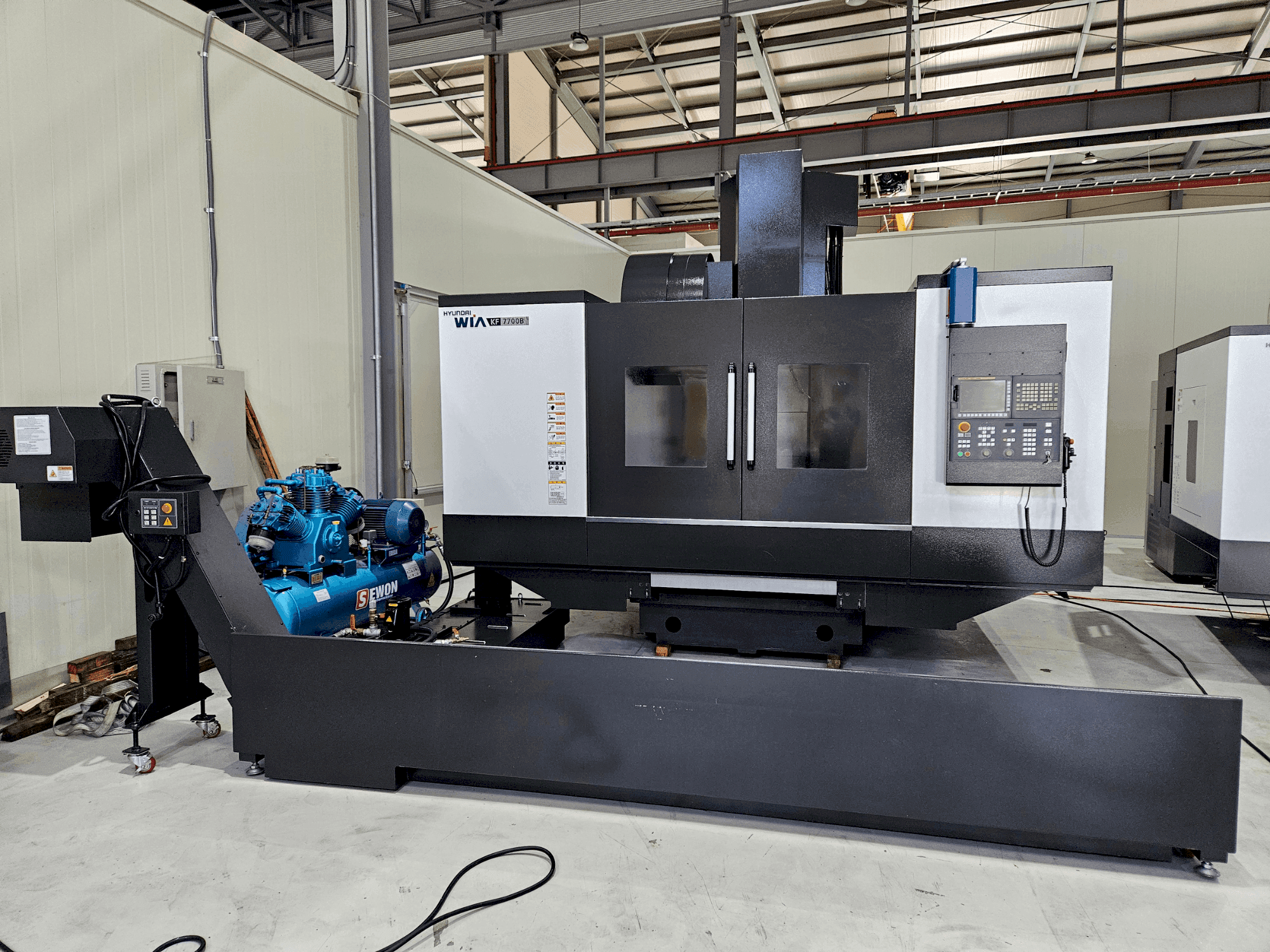 Koneen Hyundai Wia WIA KF 7700 B etunäkymä