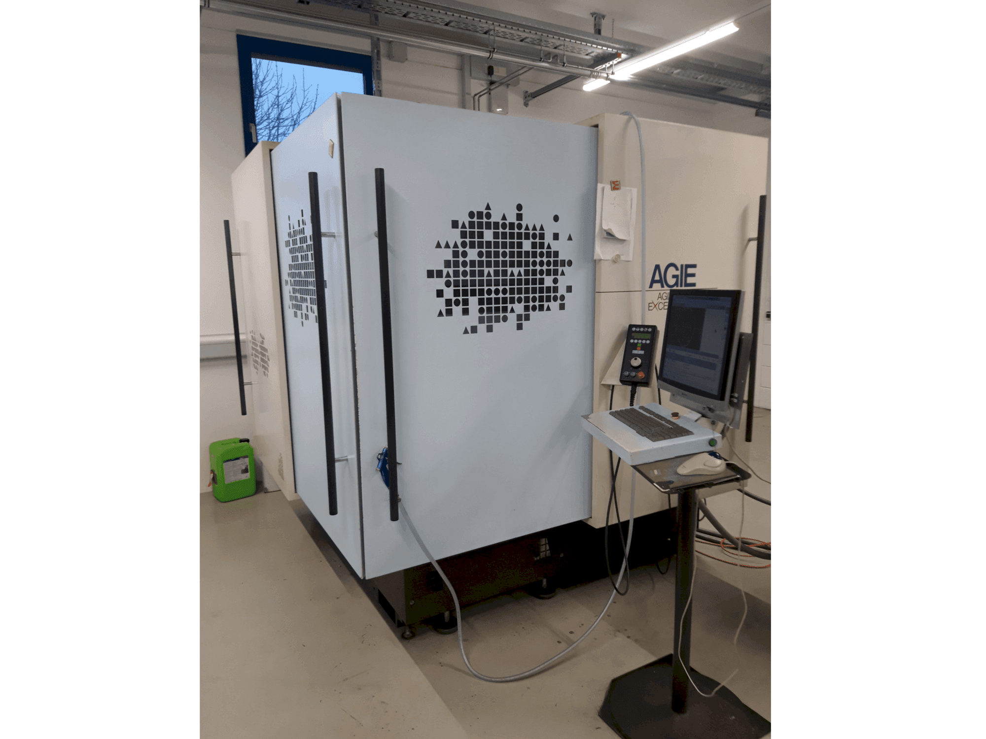 Koneen AGIE Agiecut Excellence 2F etunäkymä