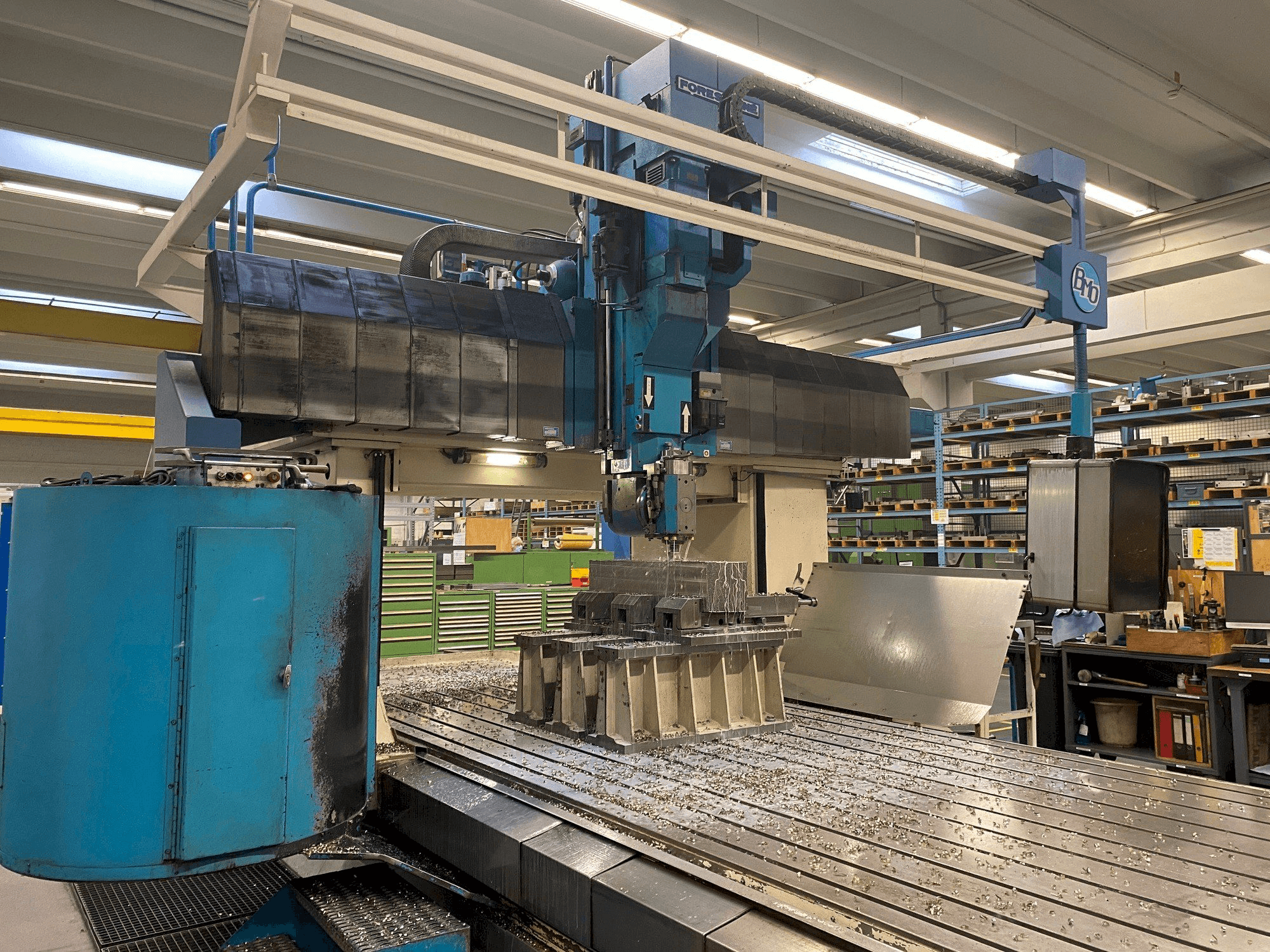 Koneen Forest Line Seramill 240 etunäkymä