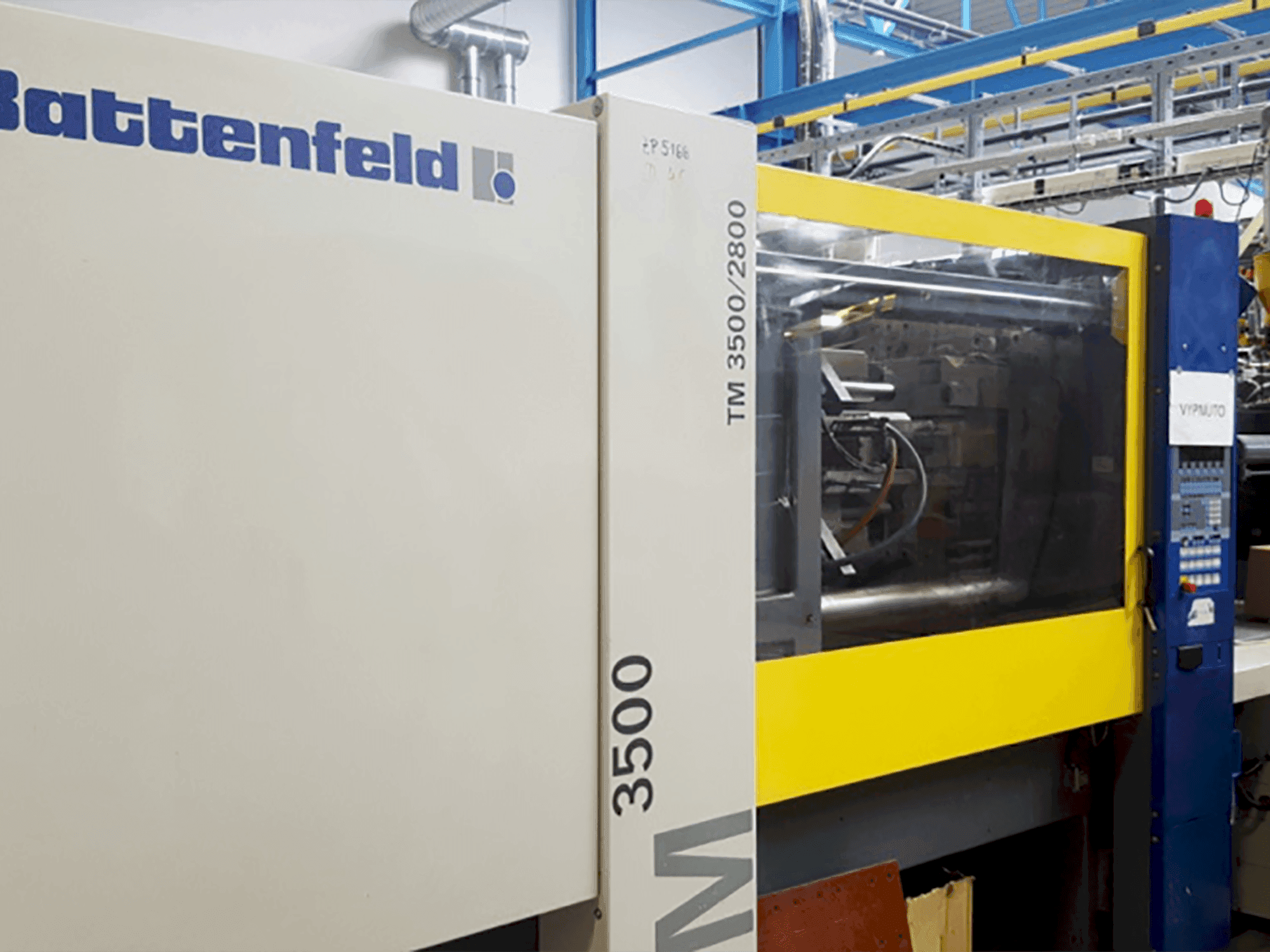 Koneen Battenfeld TM 3500/2800 etunäkymä