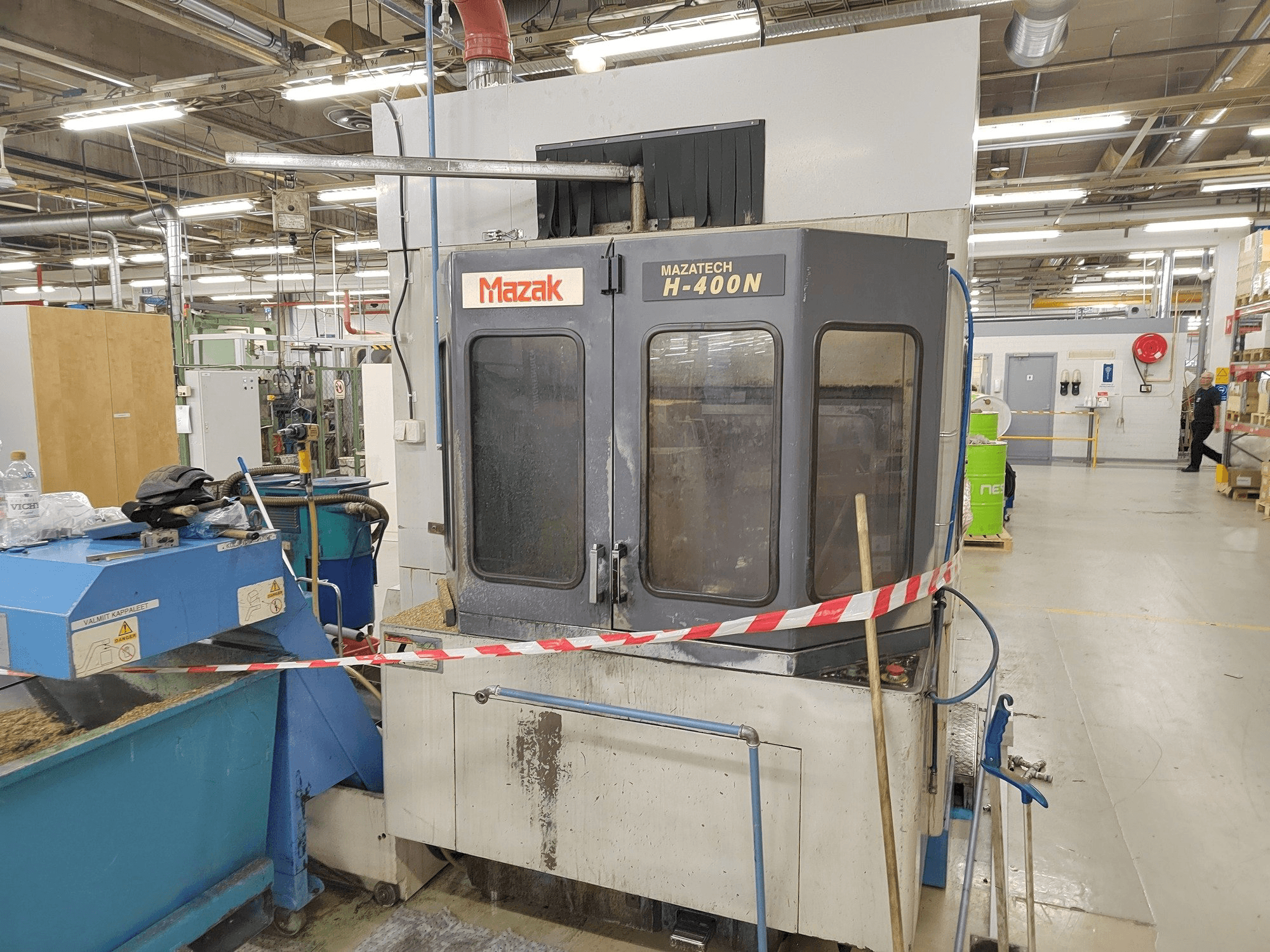 Koneen Mazak H-400N etunäkymä