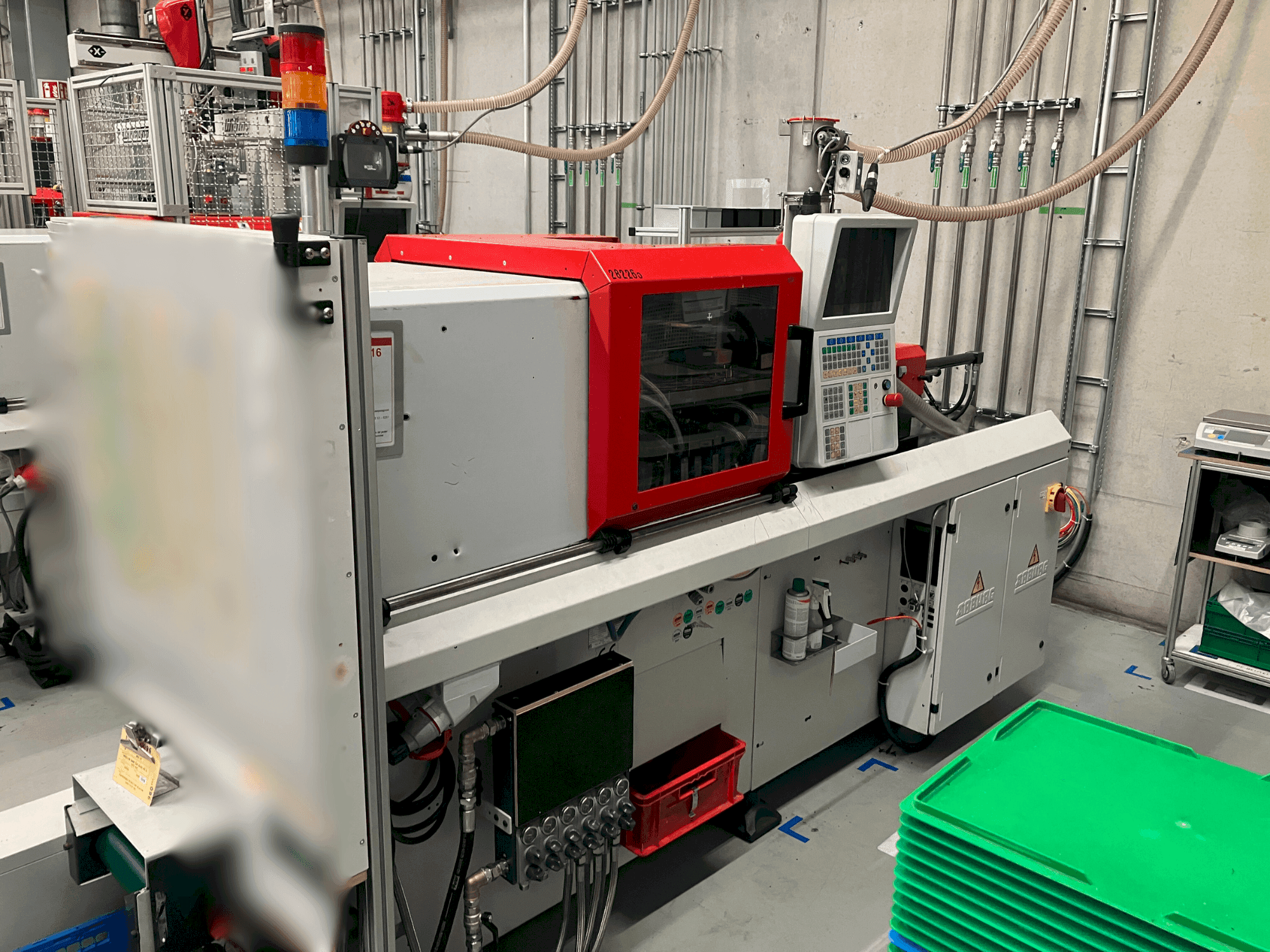 Koneen Arburg Allrounder 270 S 250-60 etunäkymä