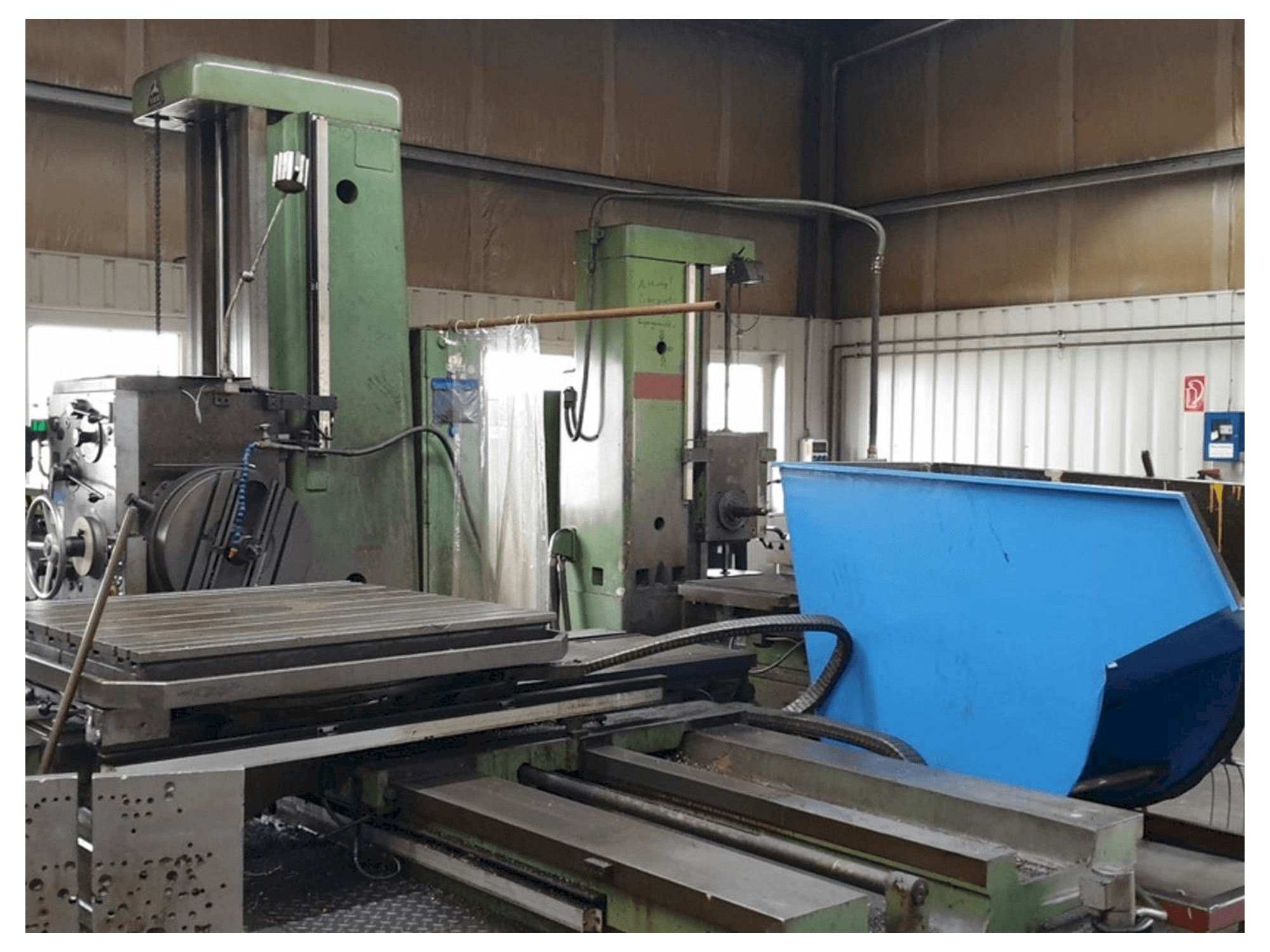 Koneen TOS W 100 A etunäkymä