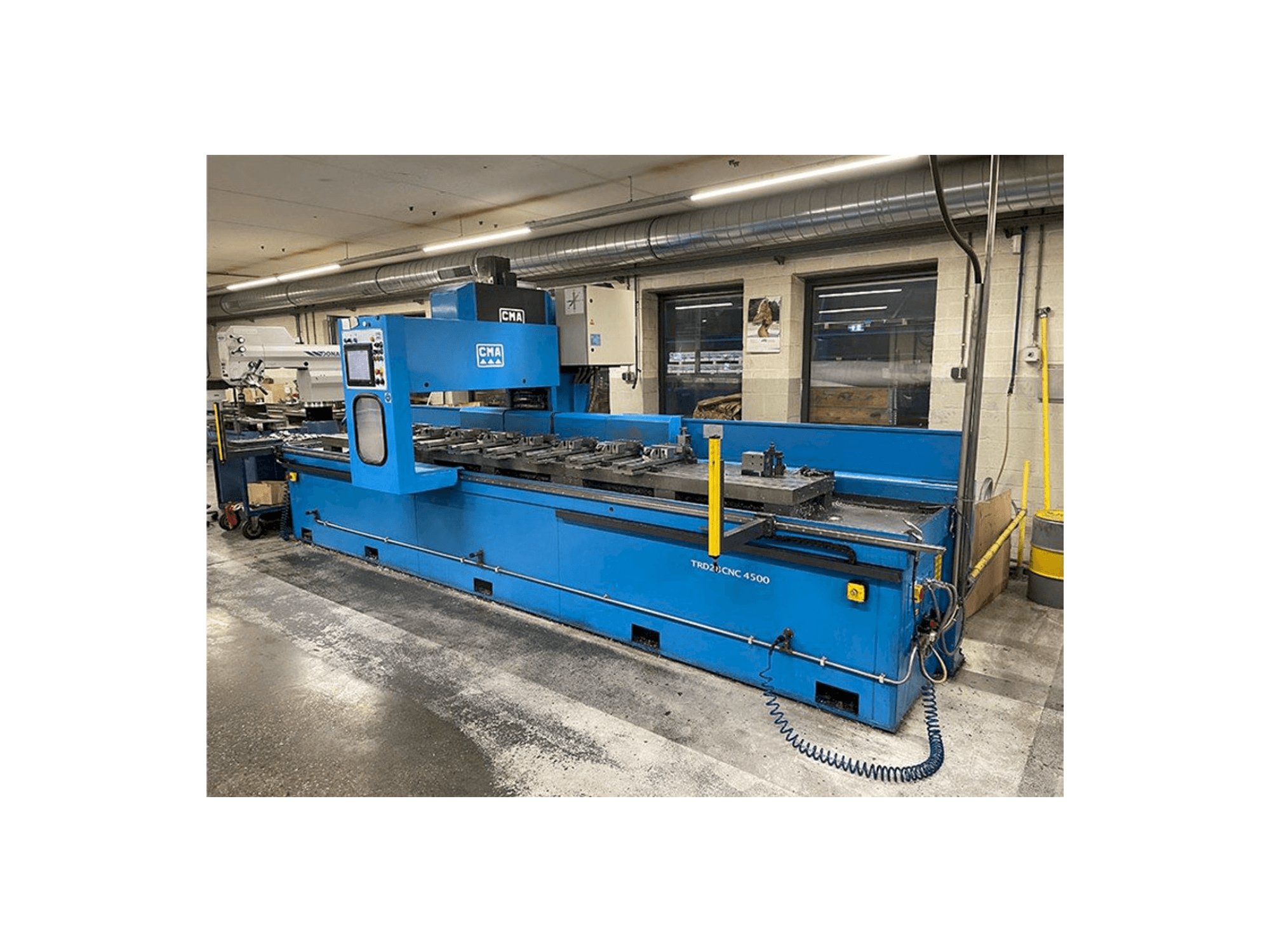 Koneen CMA TRD28CNC 4500 etunäkymä