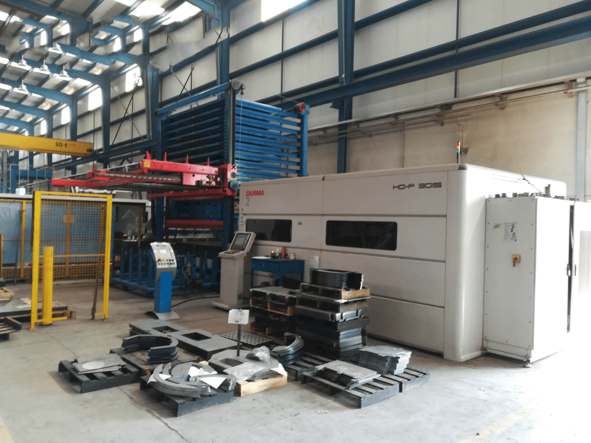 Koneen Durma HD-F 3015 etunäkymä