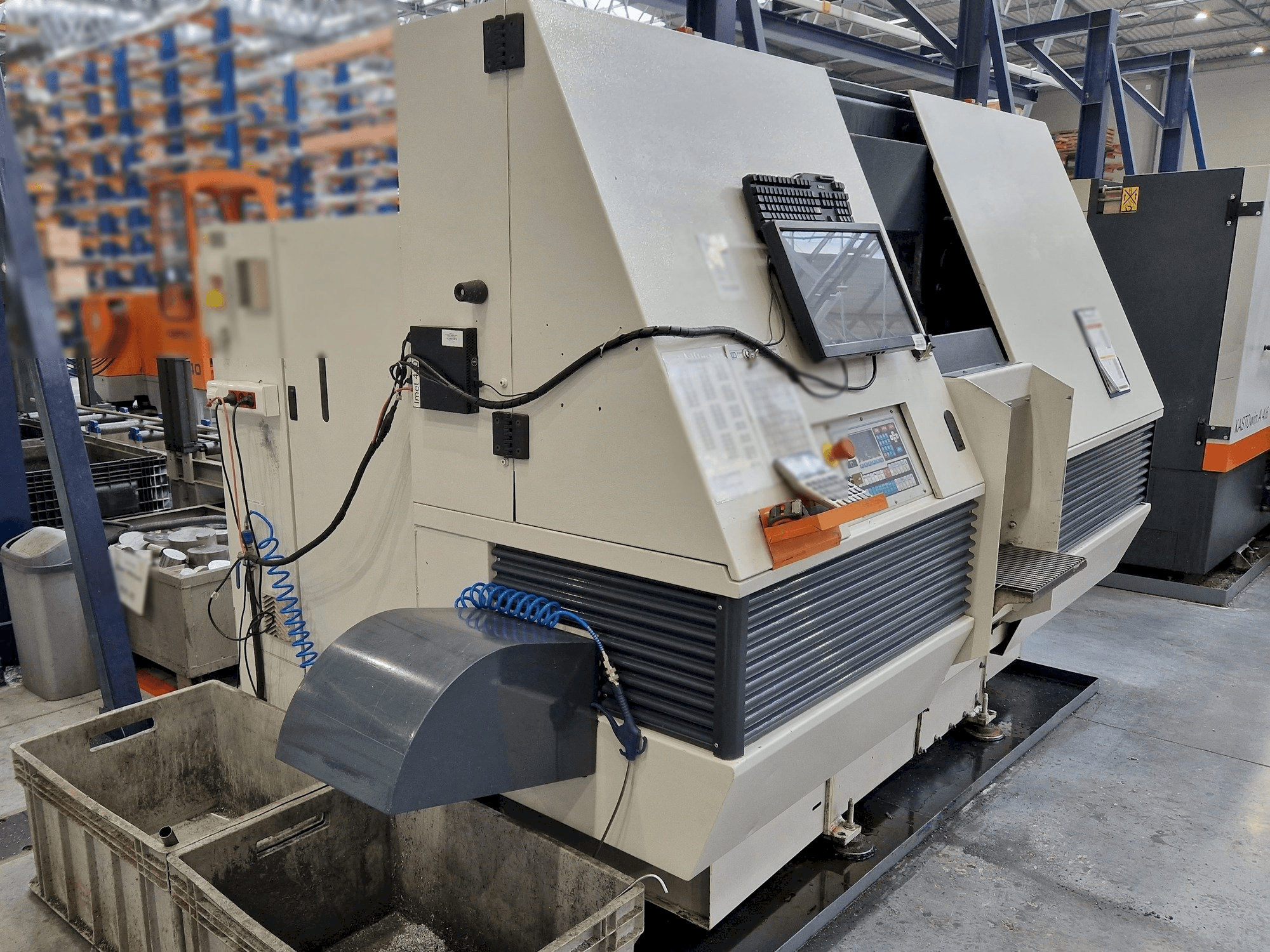 Koneen Imet X-TECH 410 etunäkymä