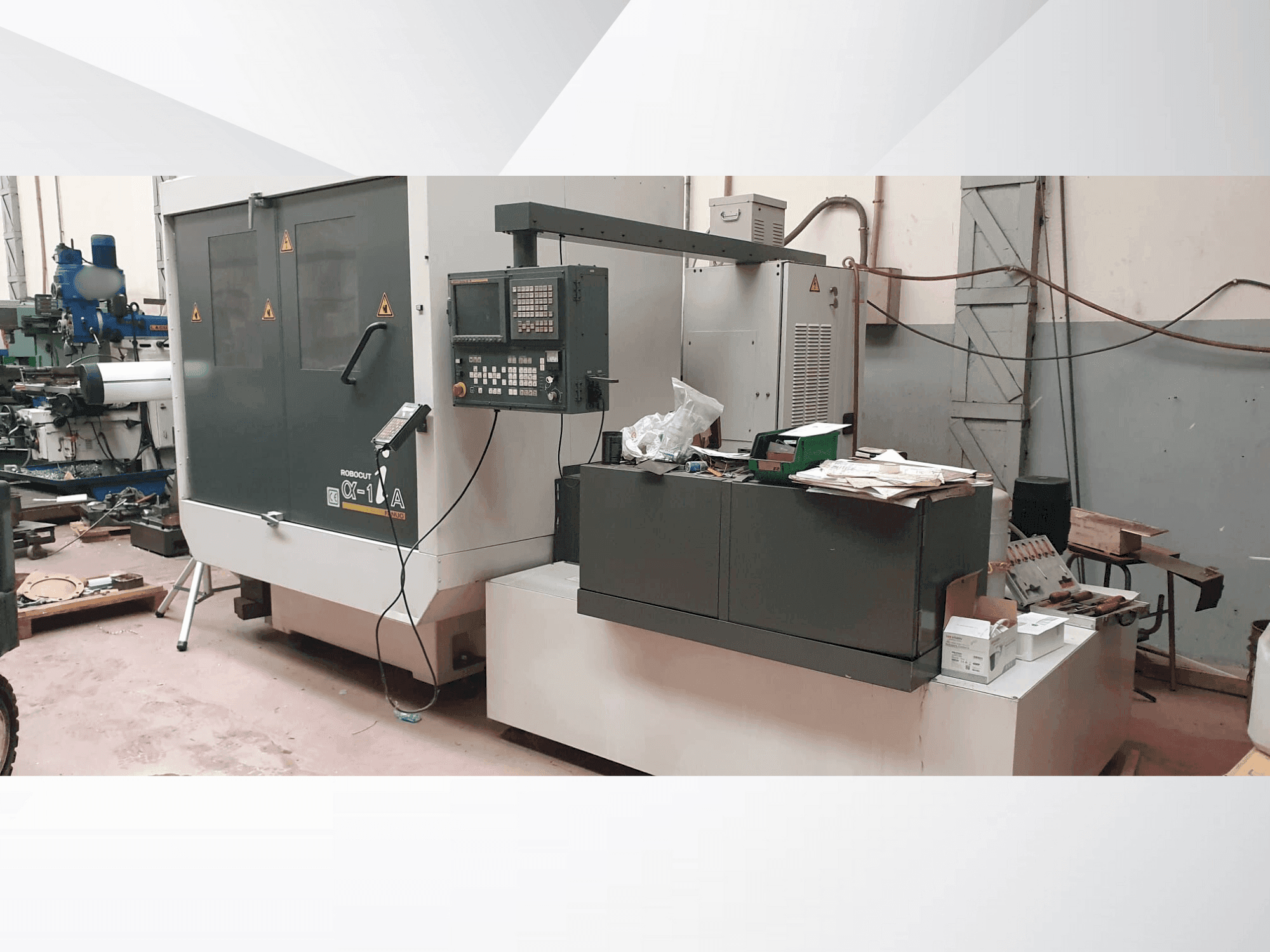 Koneen FANUC Aplha-1iA etunäkymä