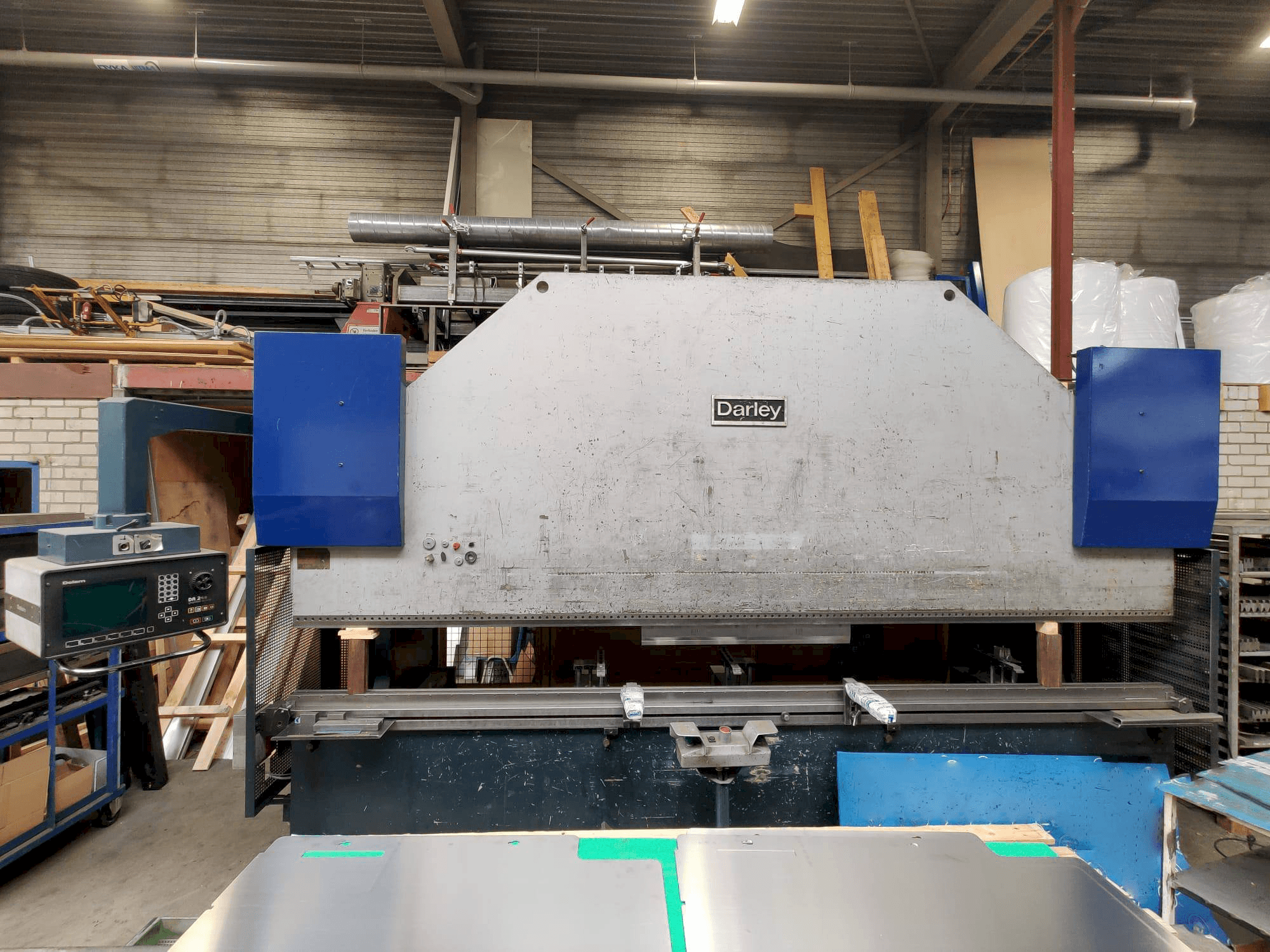 Koneen Darley EHP150 43/37 etunäkymä