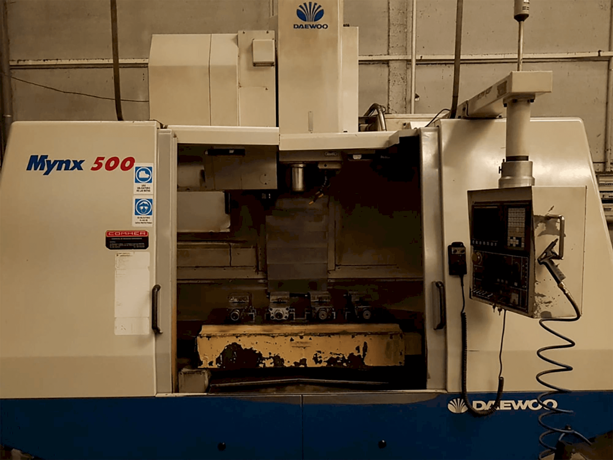 Koneen DAEWOO etunäkymä MYNX 500