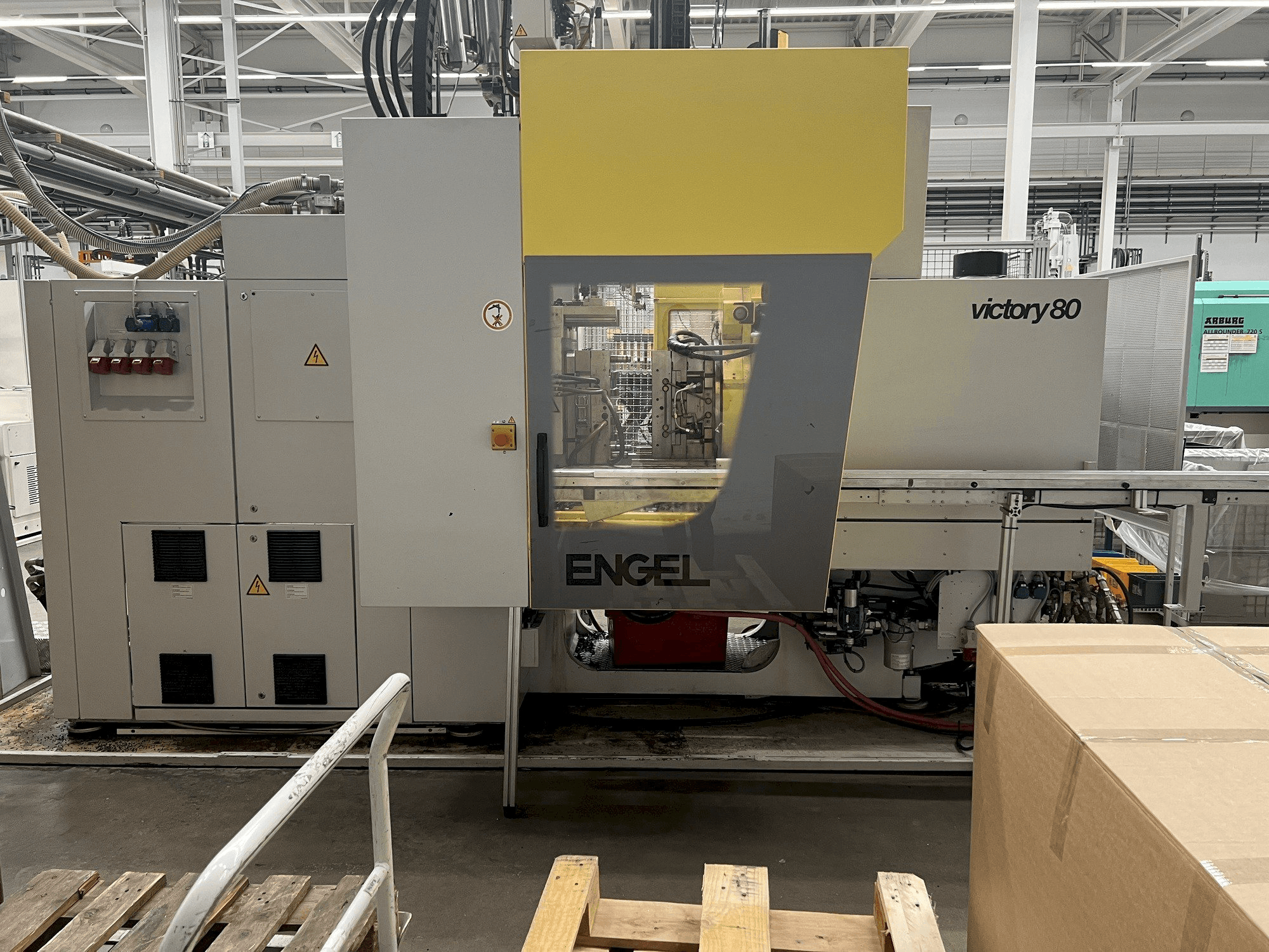 Koneen Engel VC 330H/80V/80CO etunäkymä