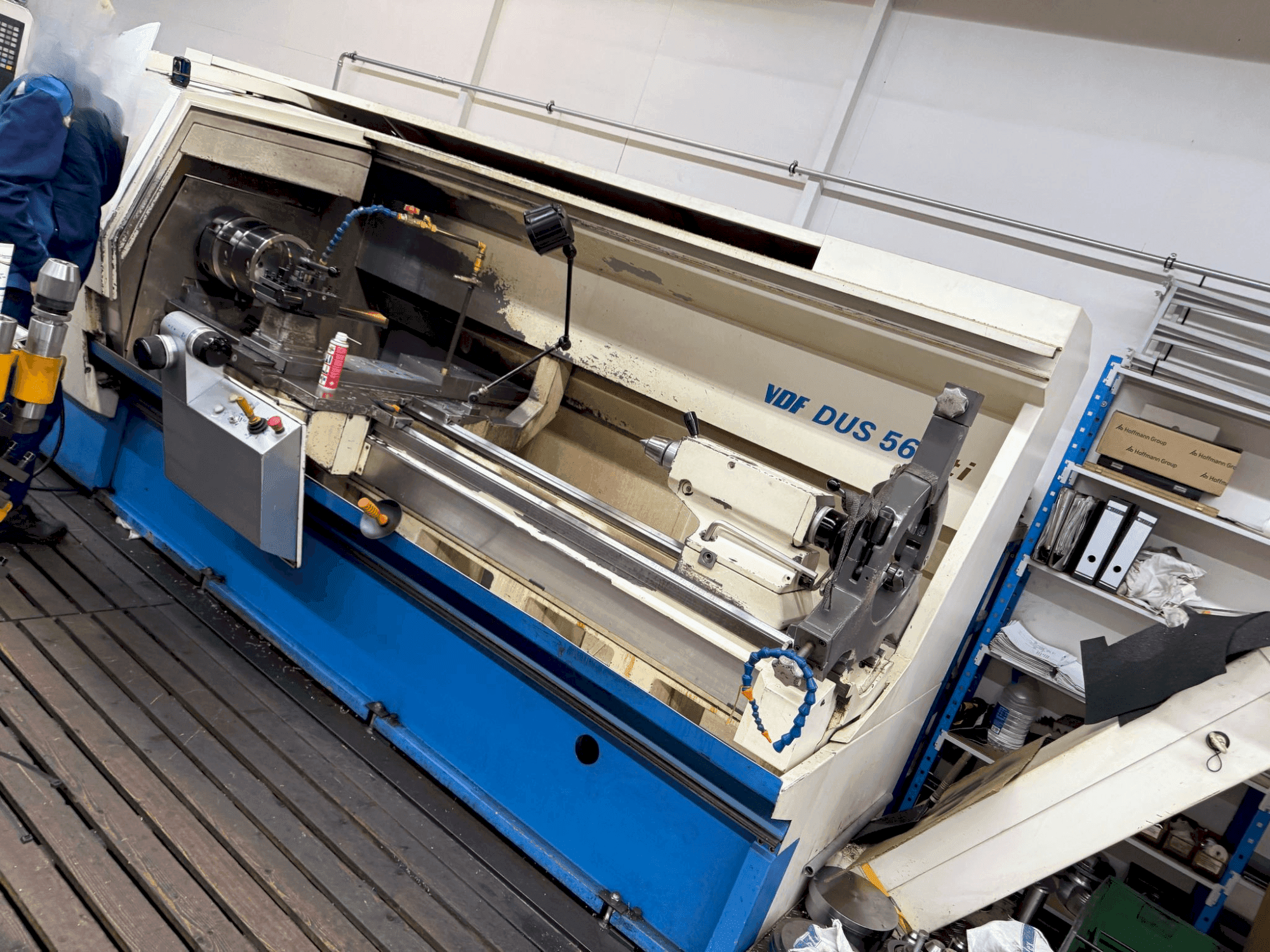 Koneen BOEHRINGER VDF DUS 560 ti etunäkymä