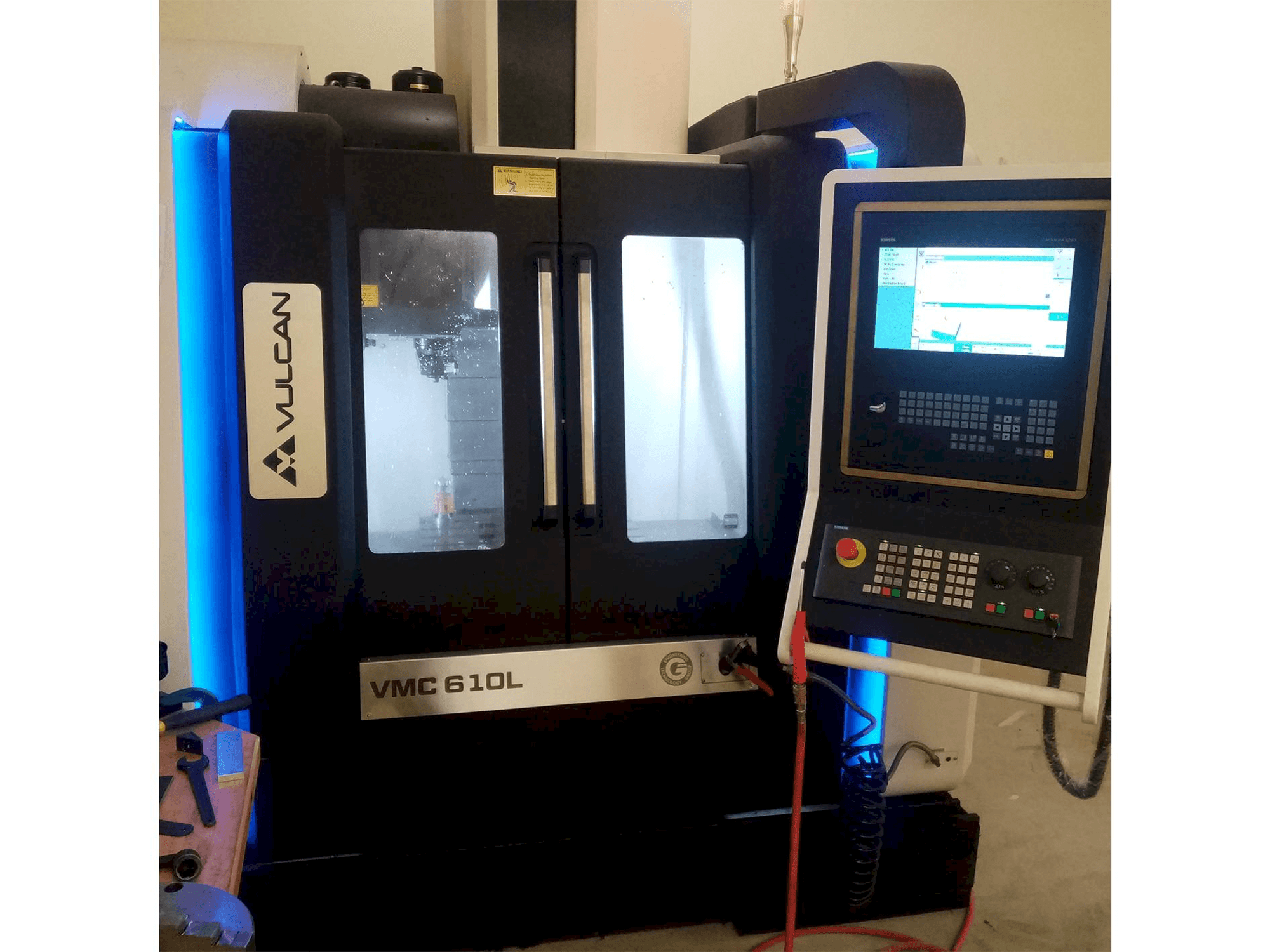 Koneen VULCAN VMC 610L etunäkymä