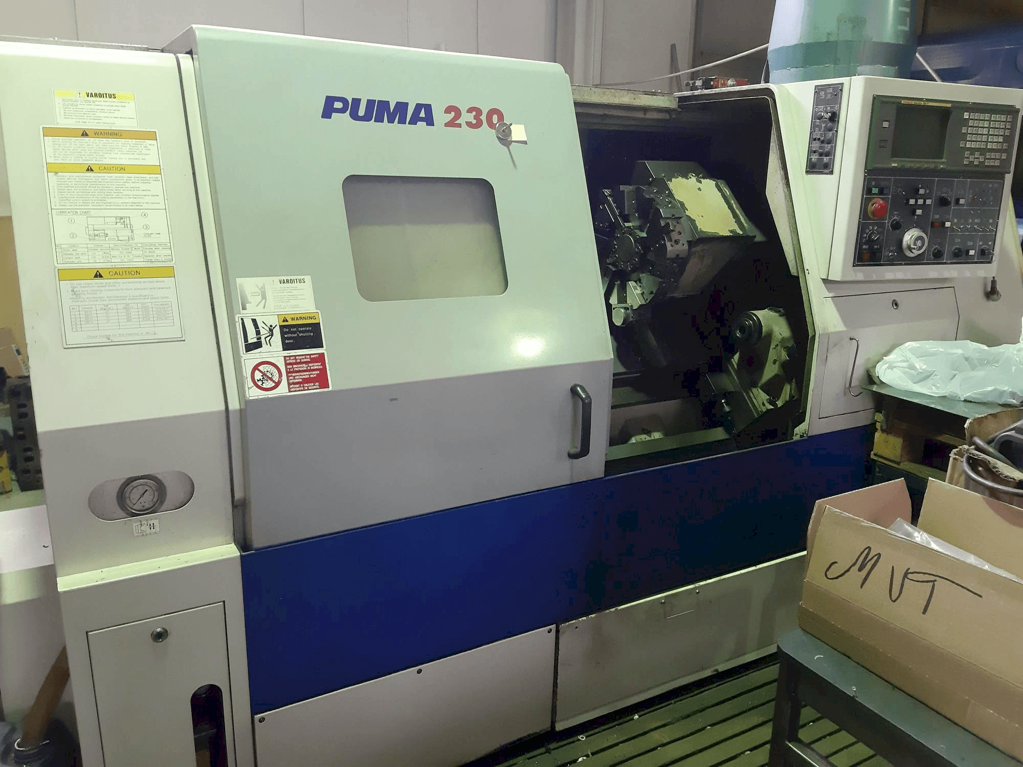 Koneen DAEWOO PUMA 230 etunäkymä