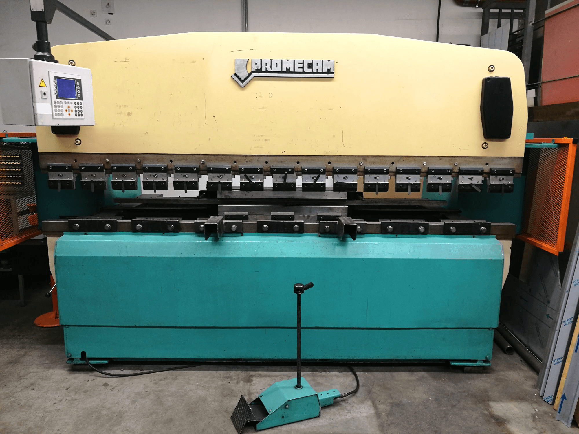 Koneen PROMECAM RG-103 tunäkymä