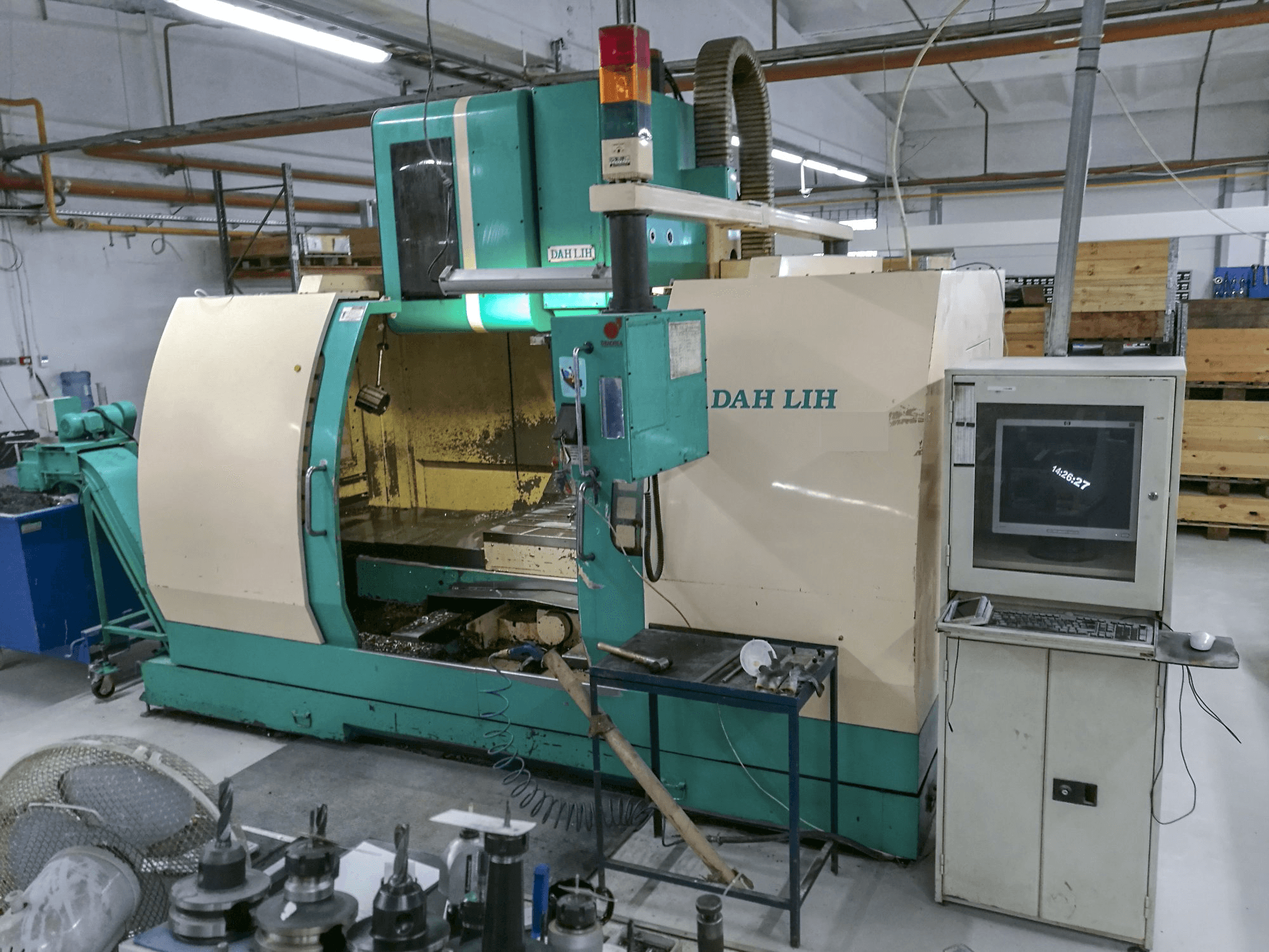 Koneen DAH LIH etunäkymäDL-MCV1250