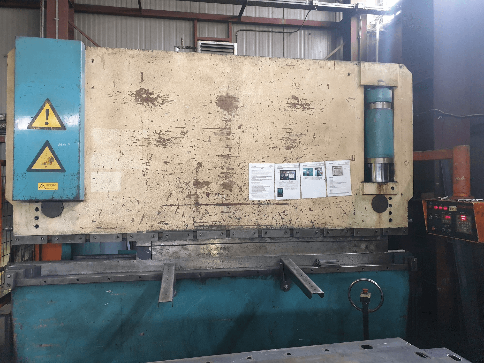 Koneen GIZELIS PB 130/3000 etunäkymä