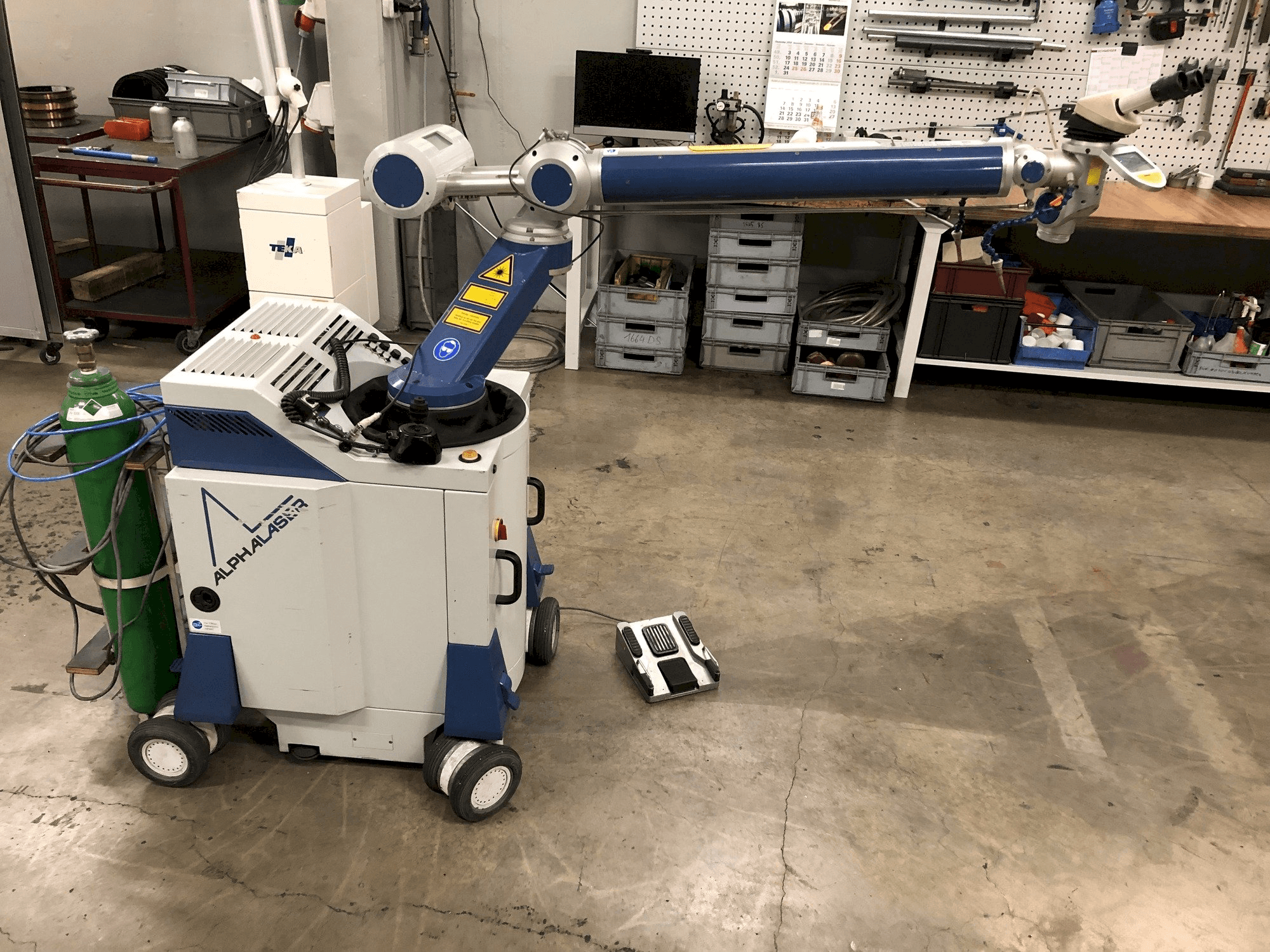 Koneen ALPHA LASER ALM 200 vasen näkymä