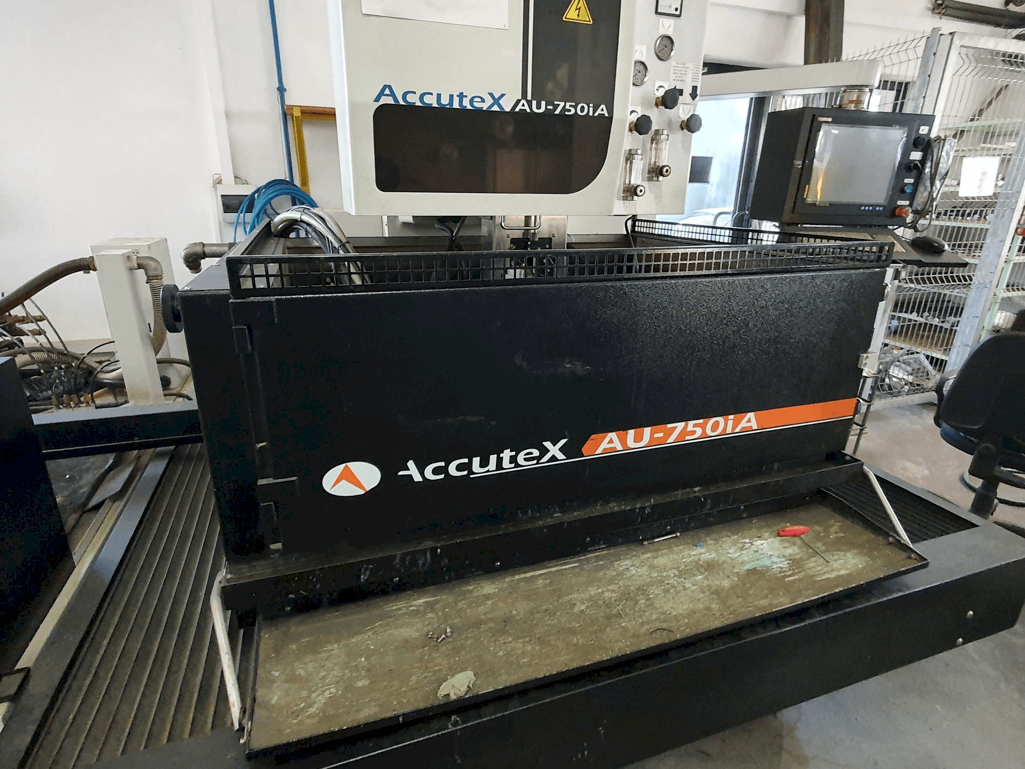 Koneen AccuteX AU-750iA etunäkymä